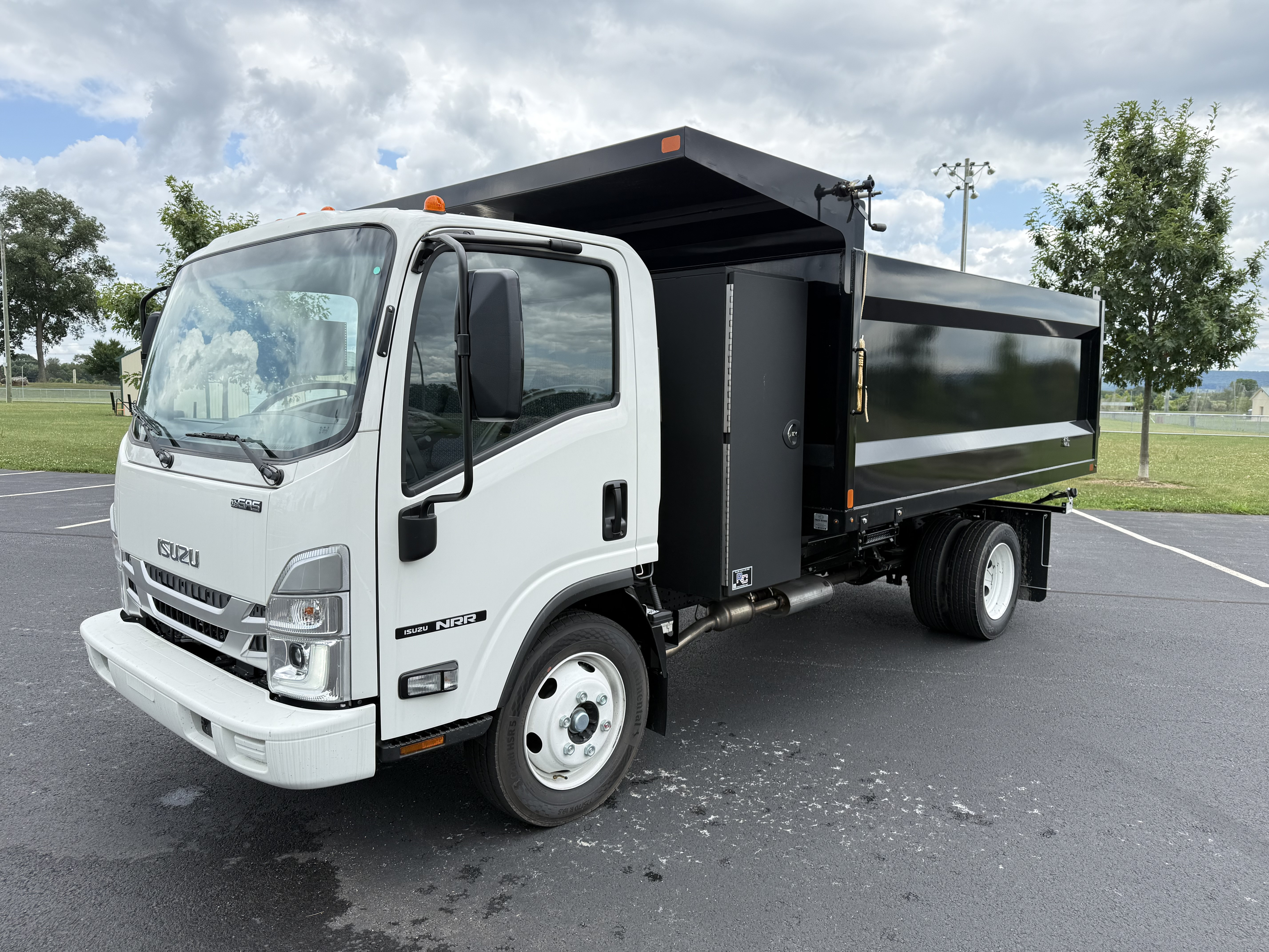 2026 Isuzu NRR Gas