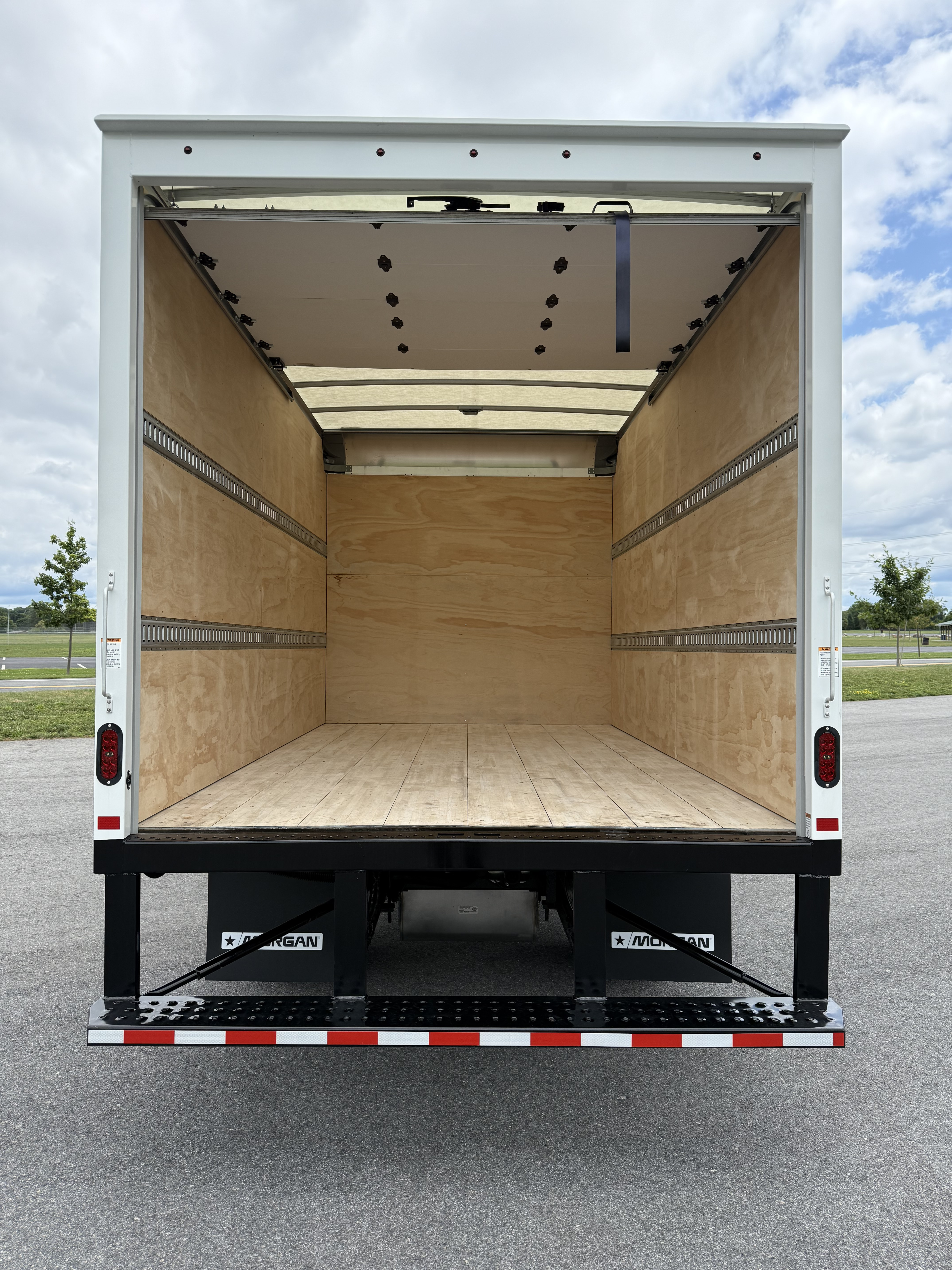 2026 Isuzu NPR HD