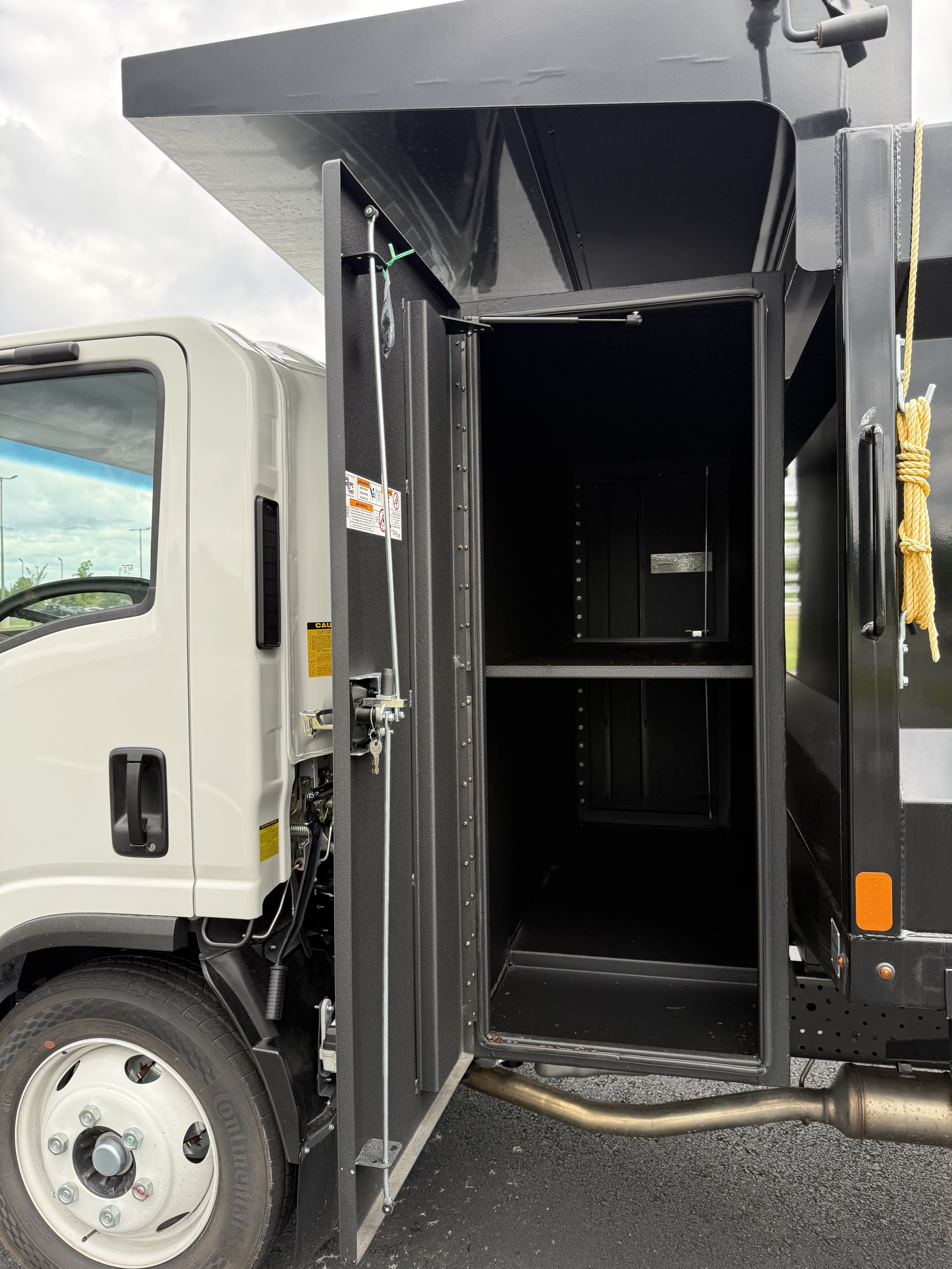 2026 Isuzu NRR Gas