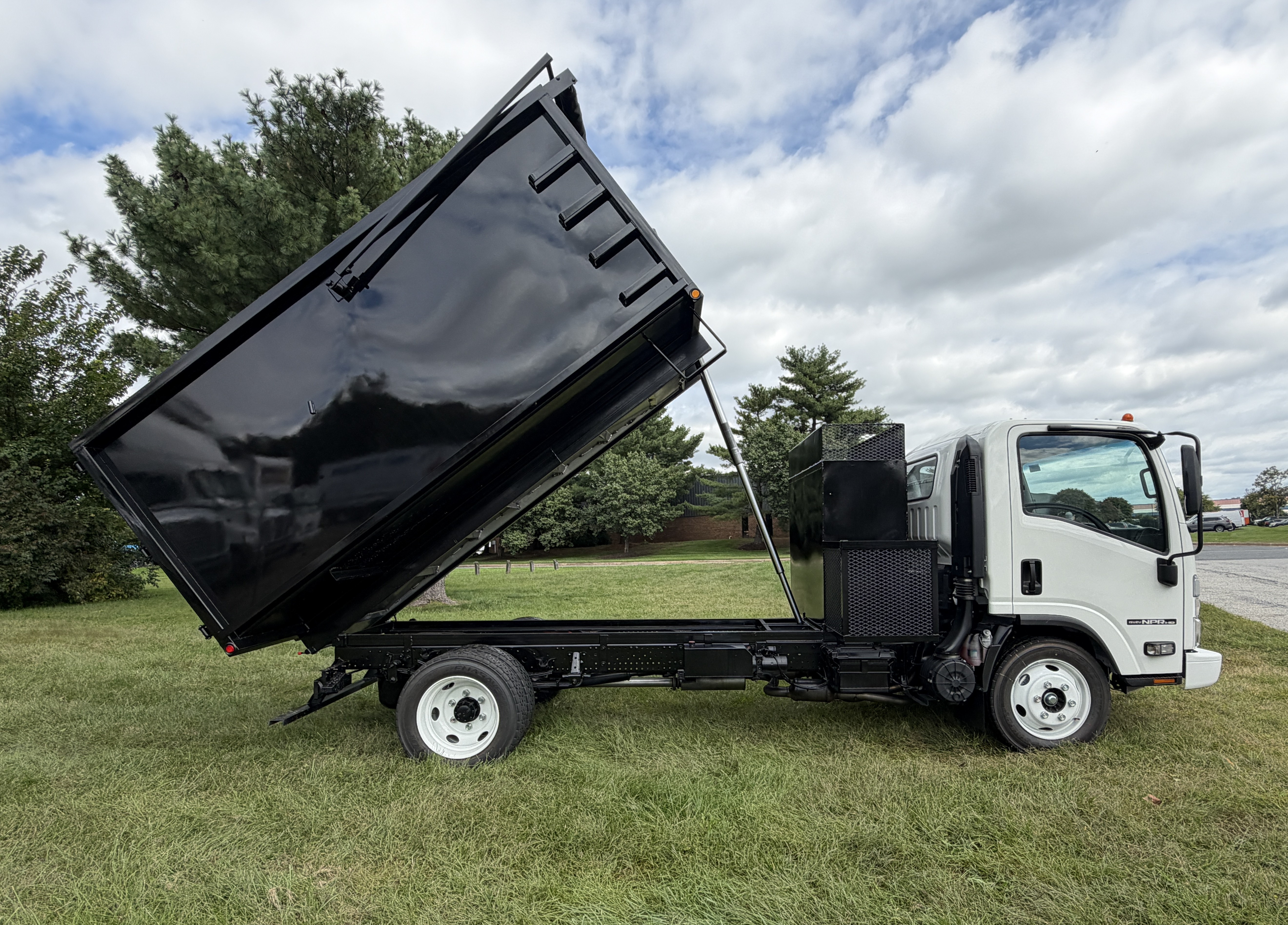 2026 Isuzu NPR HD GAS
