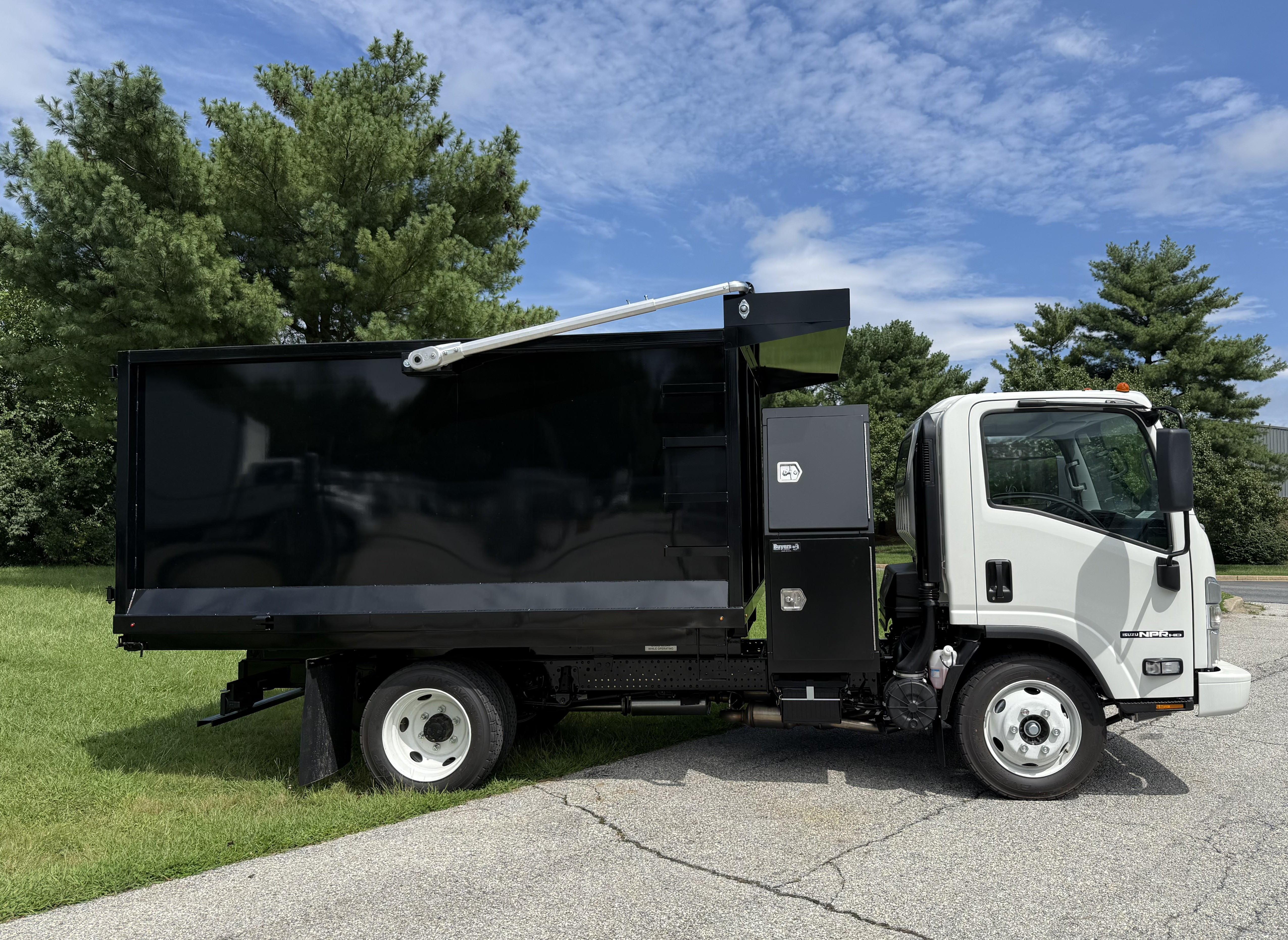 2027 Isuzu NPR HD GAS