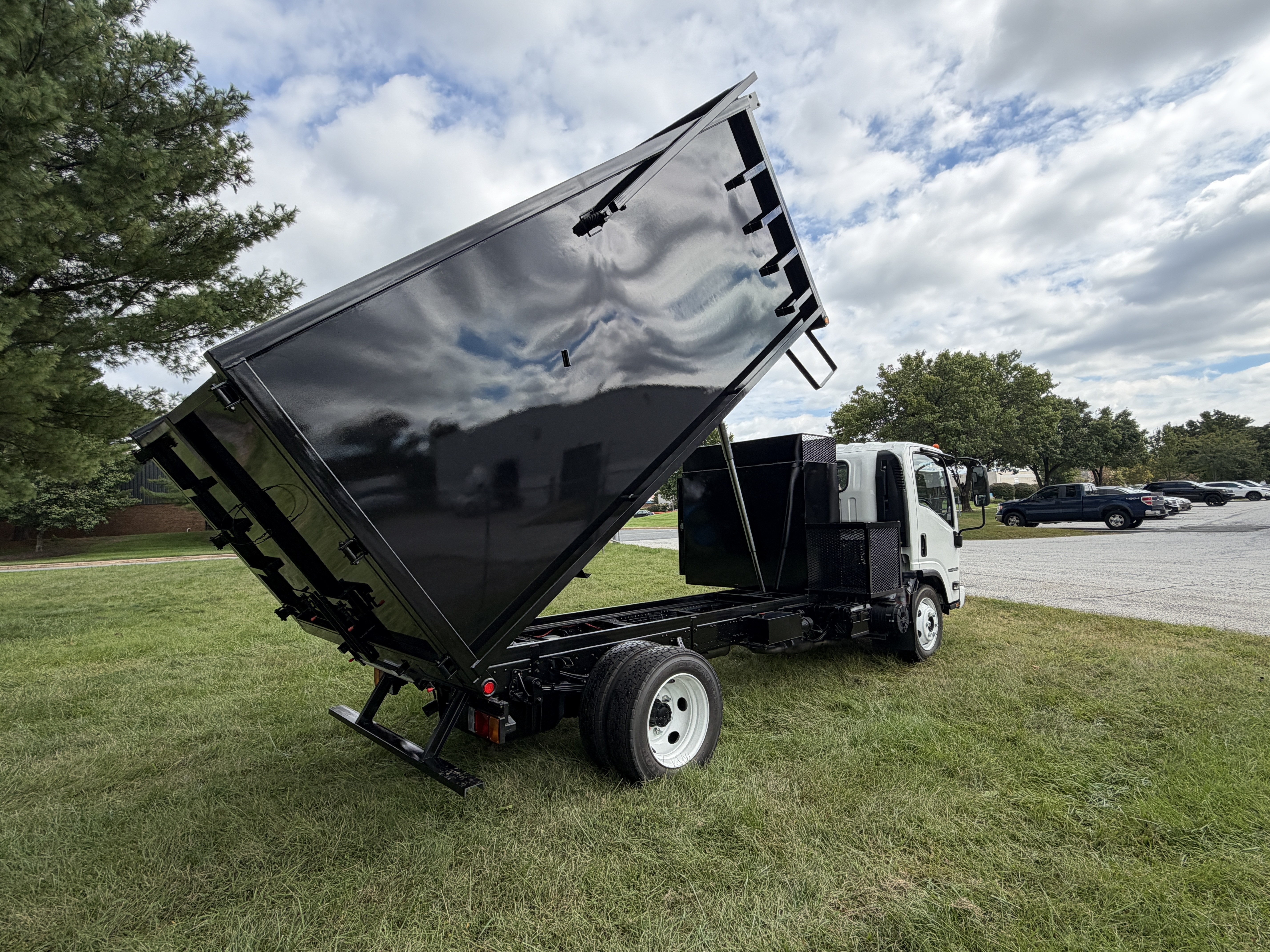 2026 Isuzu NPR HD GAS