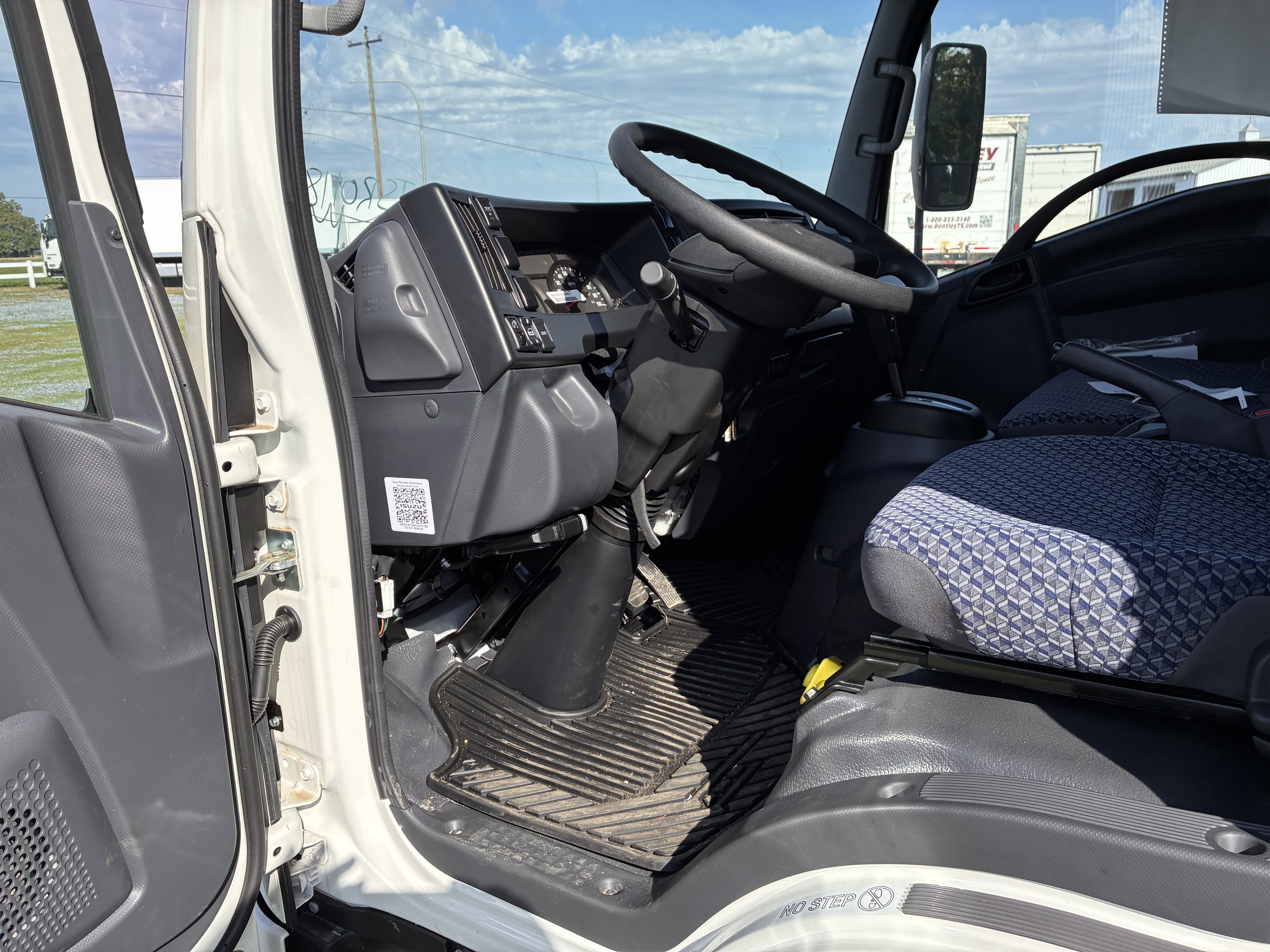 2026 Isuzu NRR GAS