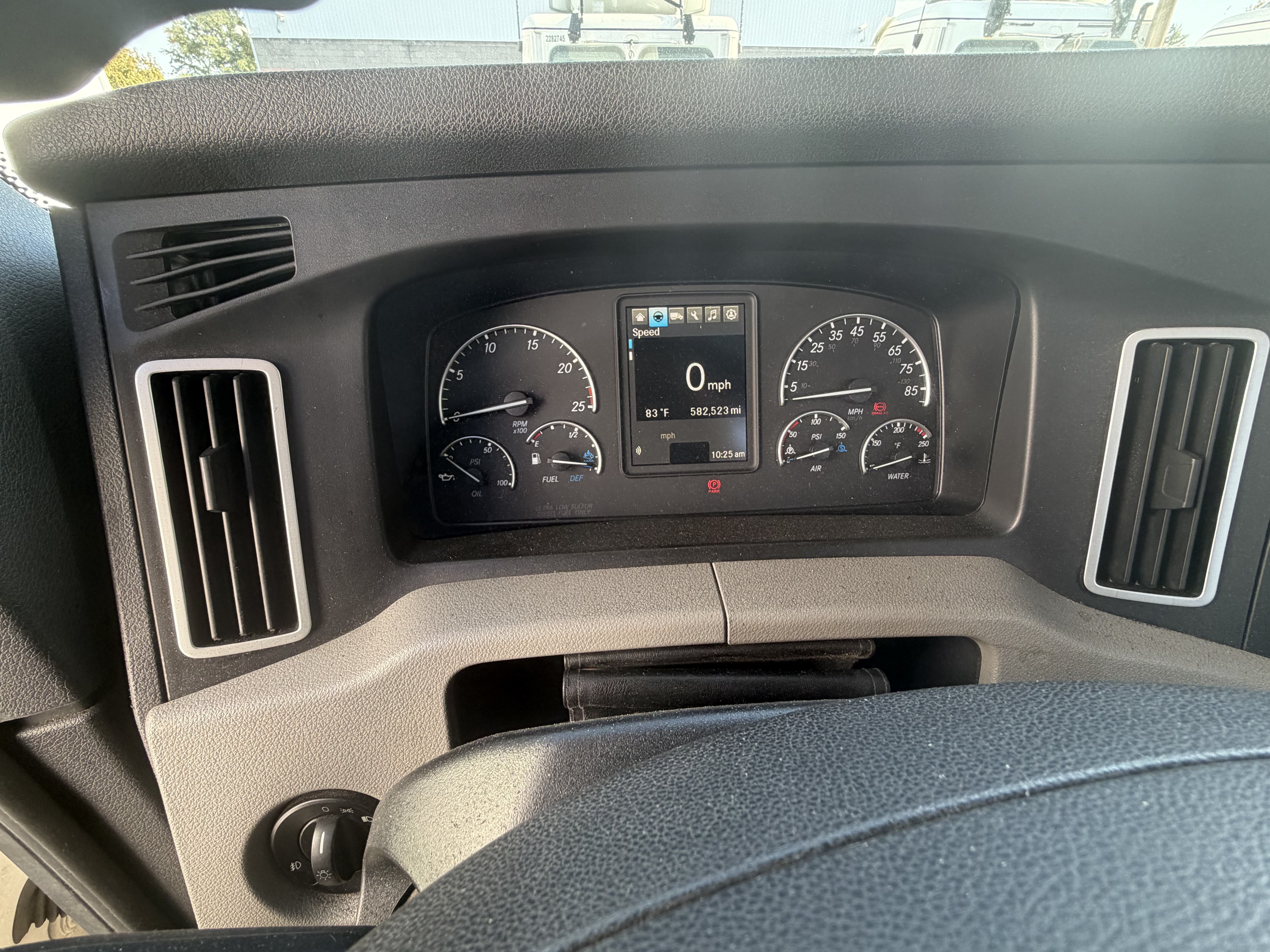 2020 Freightliner CASCADIA