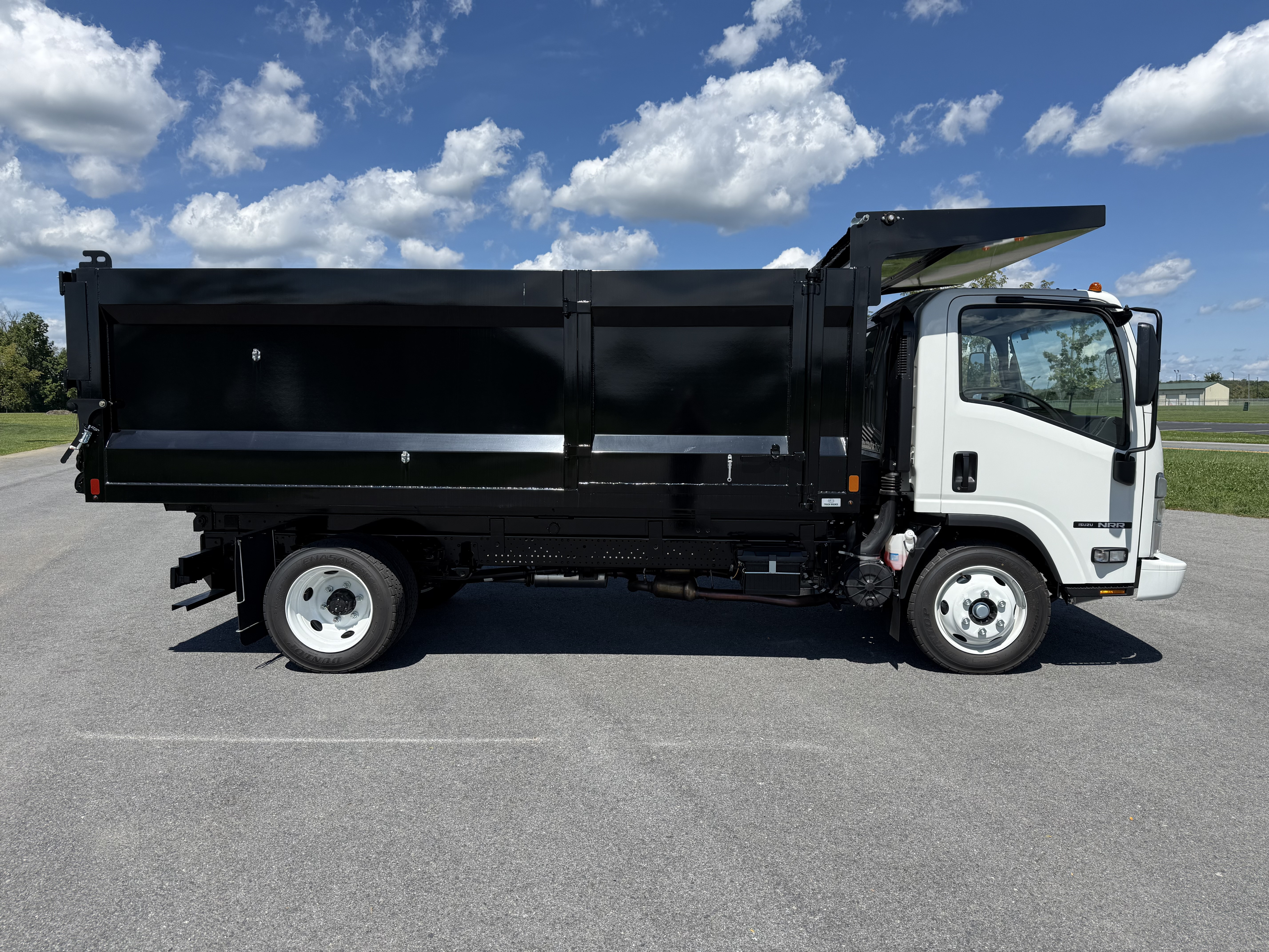 2026 Isuzu NRR GAS