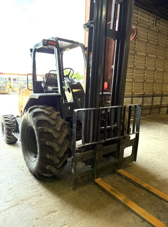 2025 Case 586H