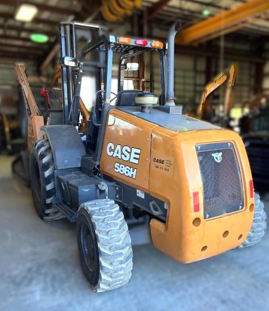Photo of a 2023 Case 586H