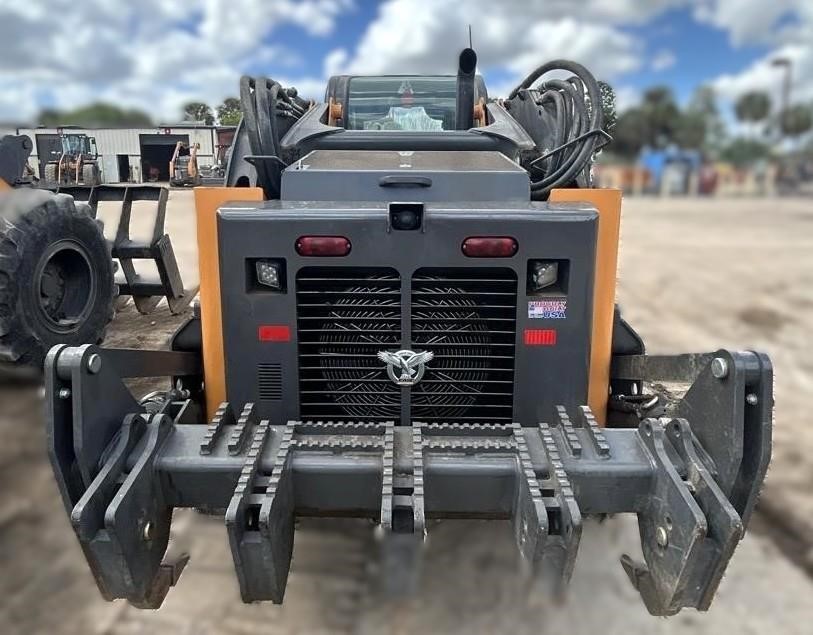 2023 Case DL550