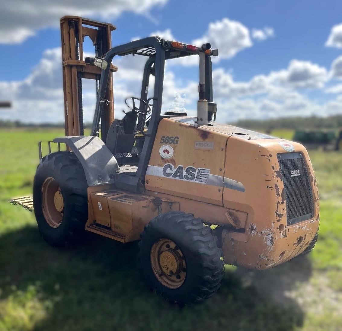 Photo of a 2006 Case 586G