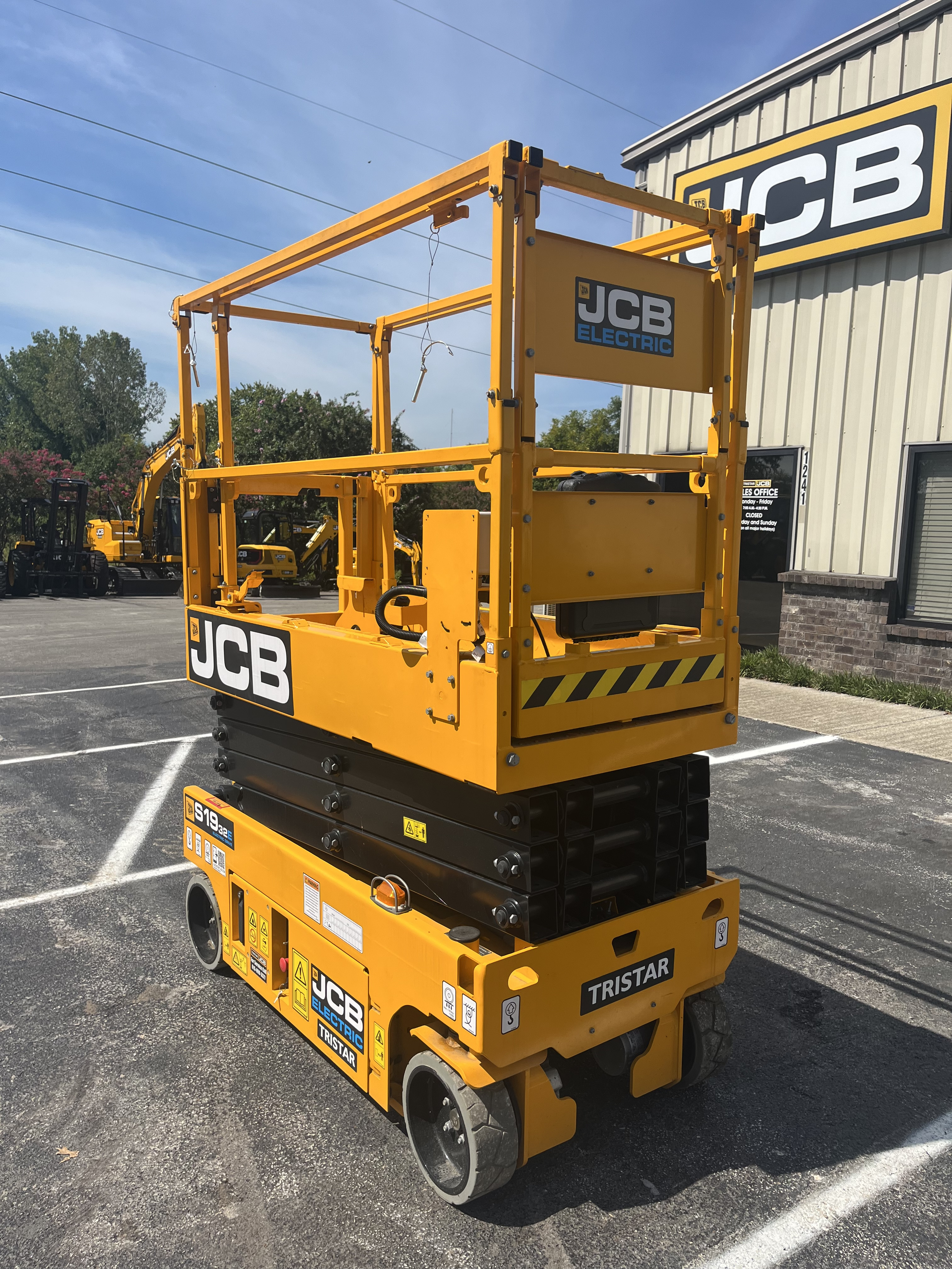 2025 JCB S1932E