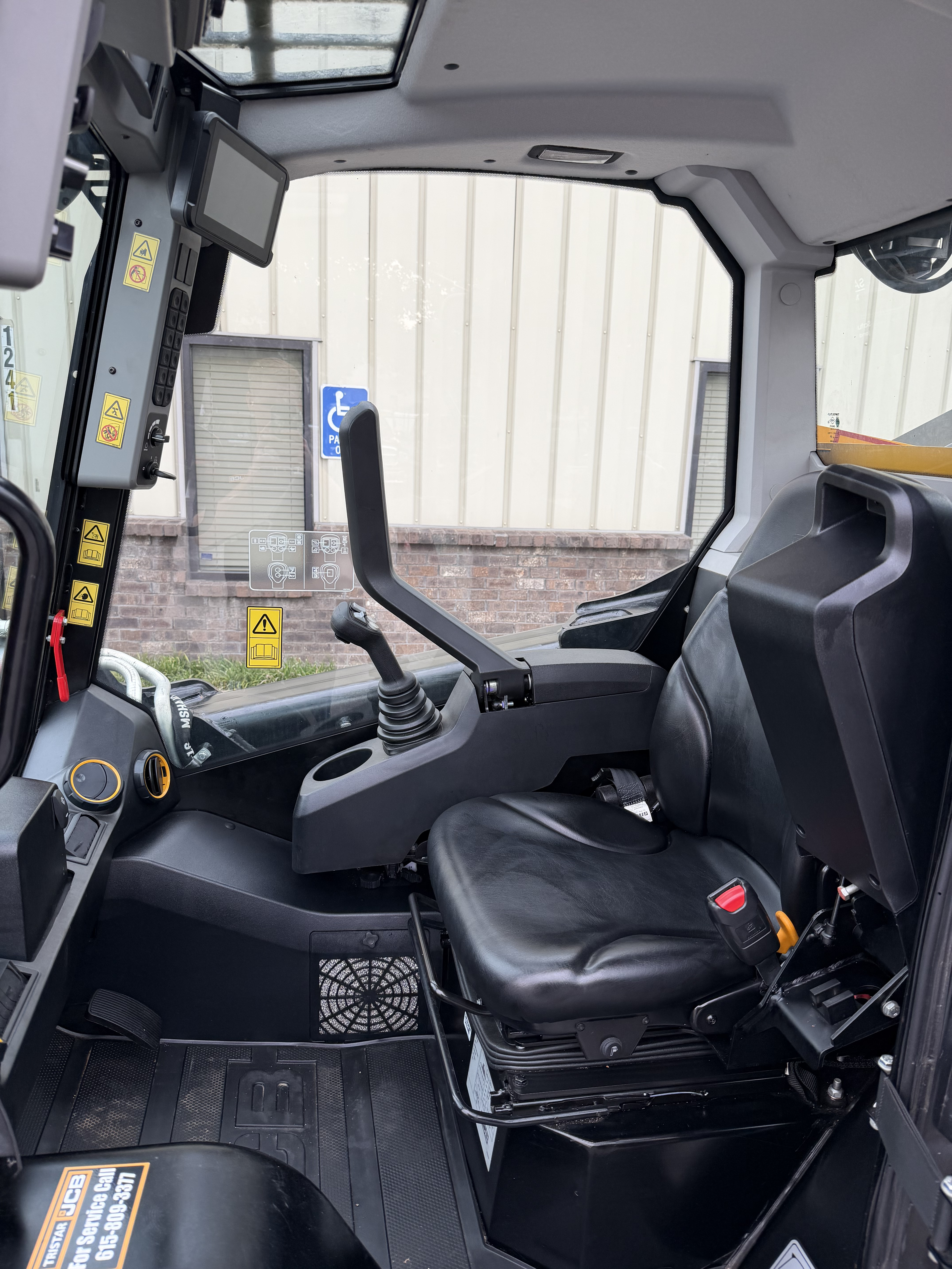 2025 JCB 300