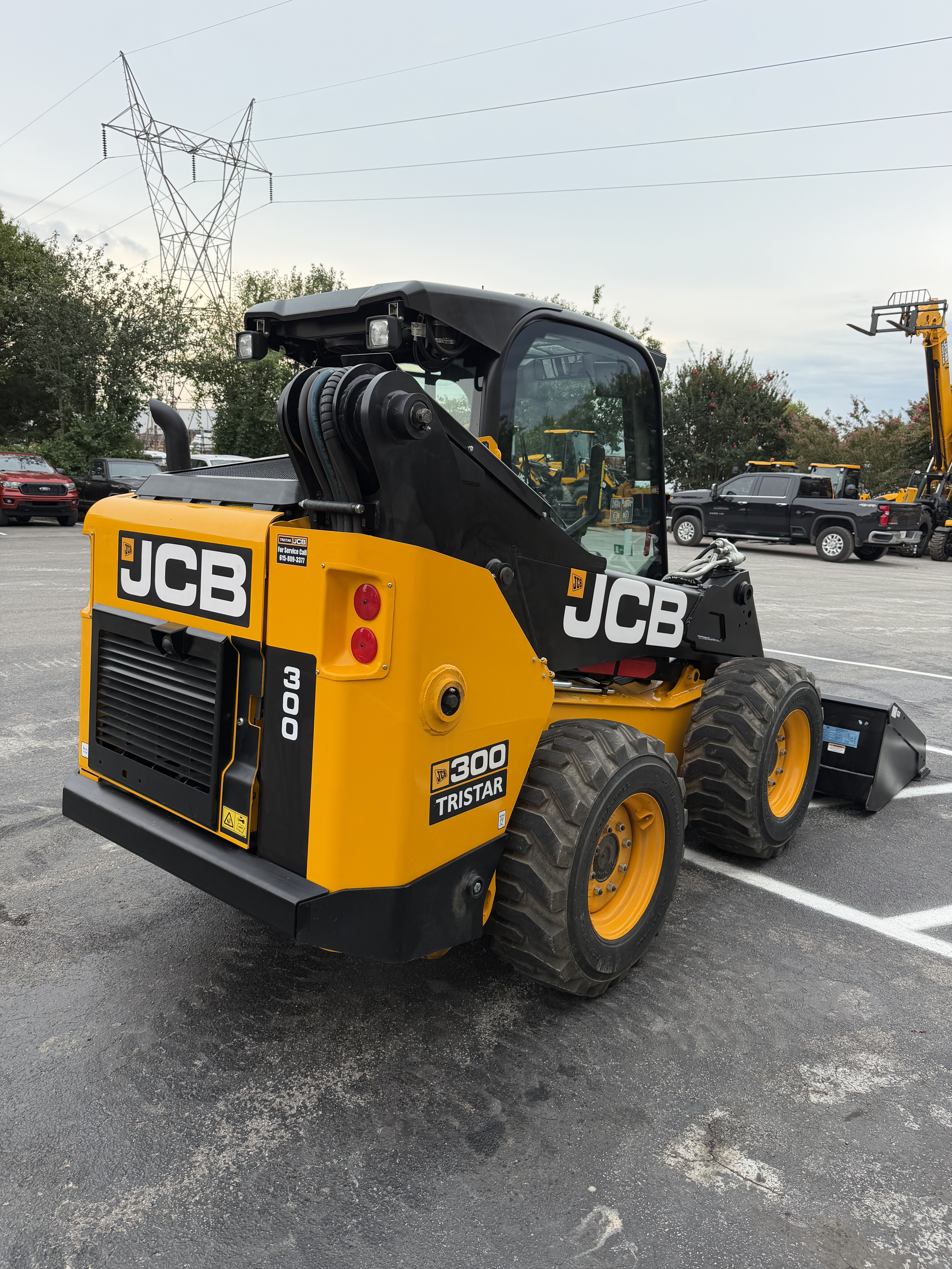 2025 JCB 300