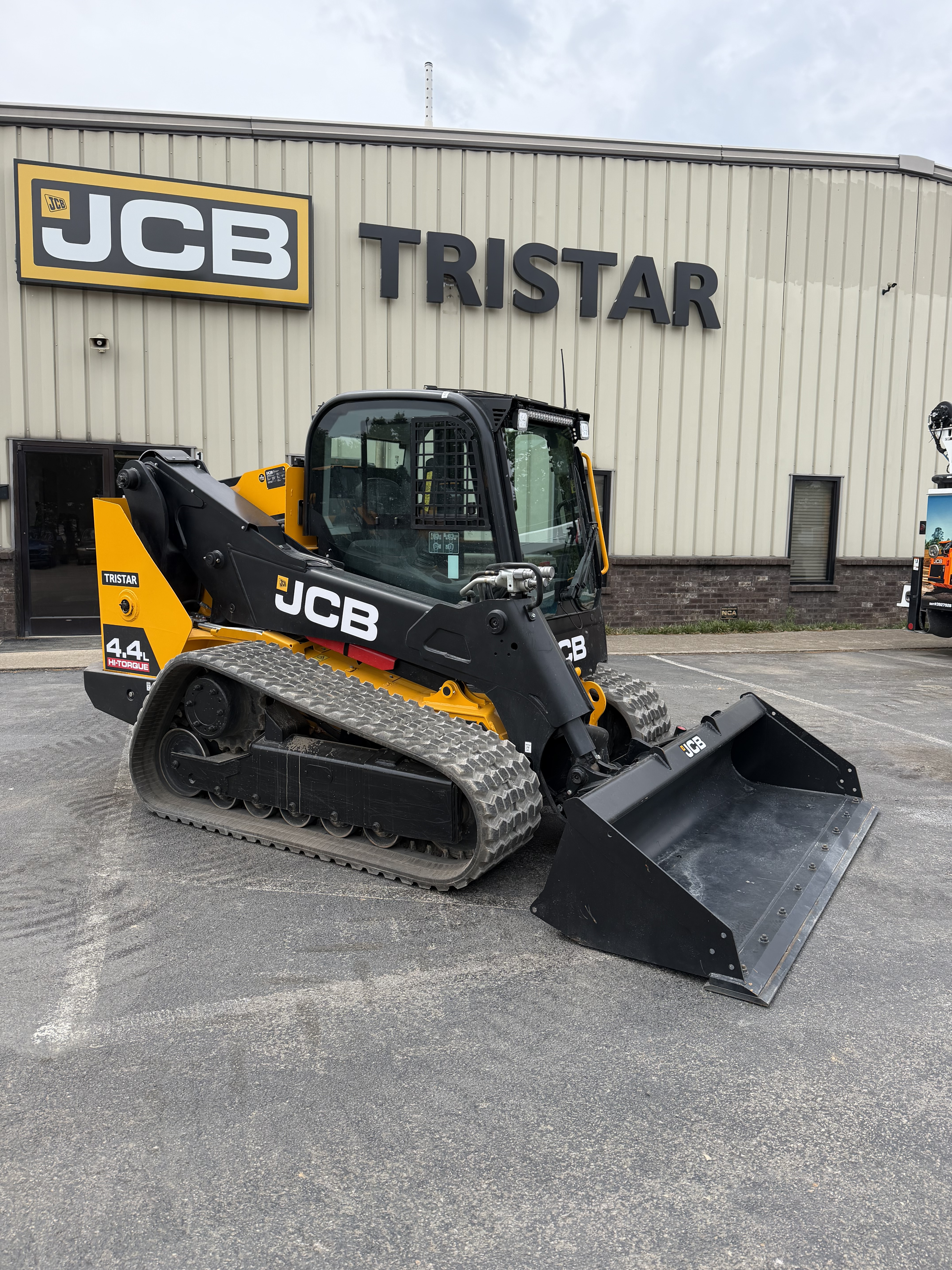 Photo of a 2026 JCB 400T