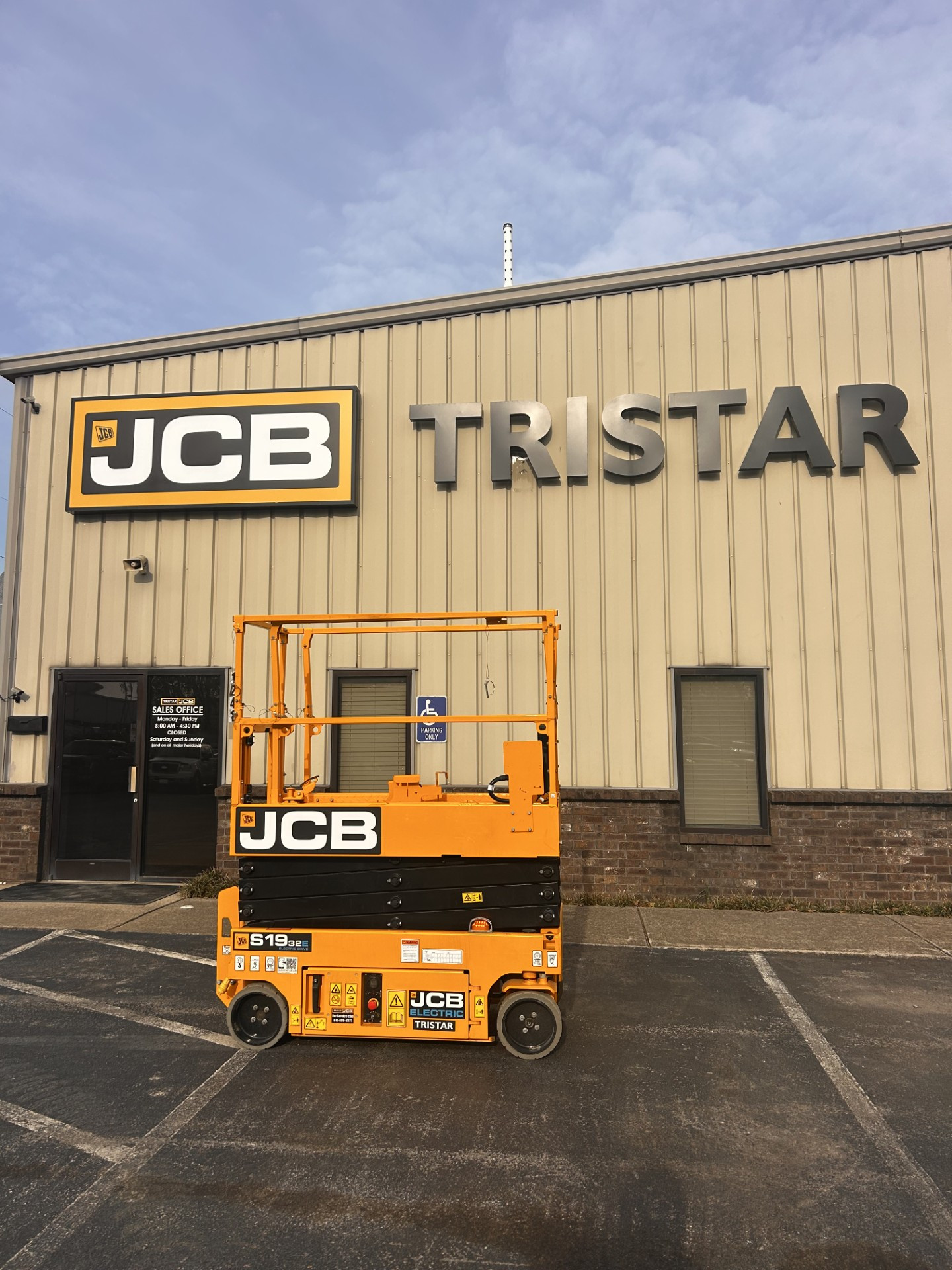 Photo of a 2025 JCB S1932E