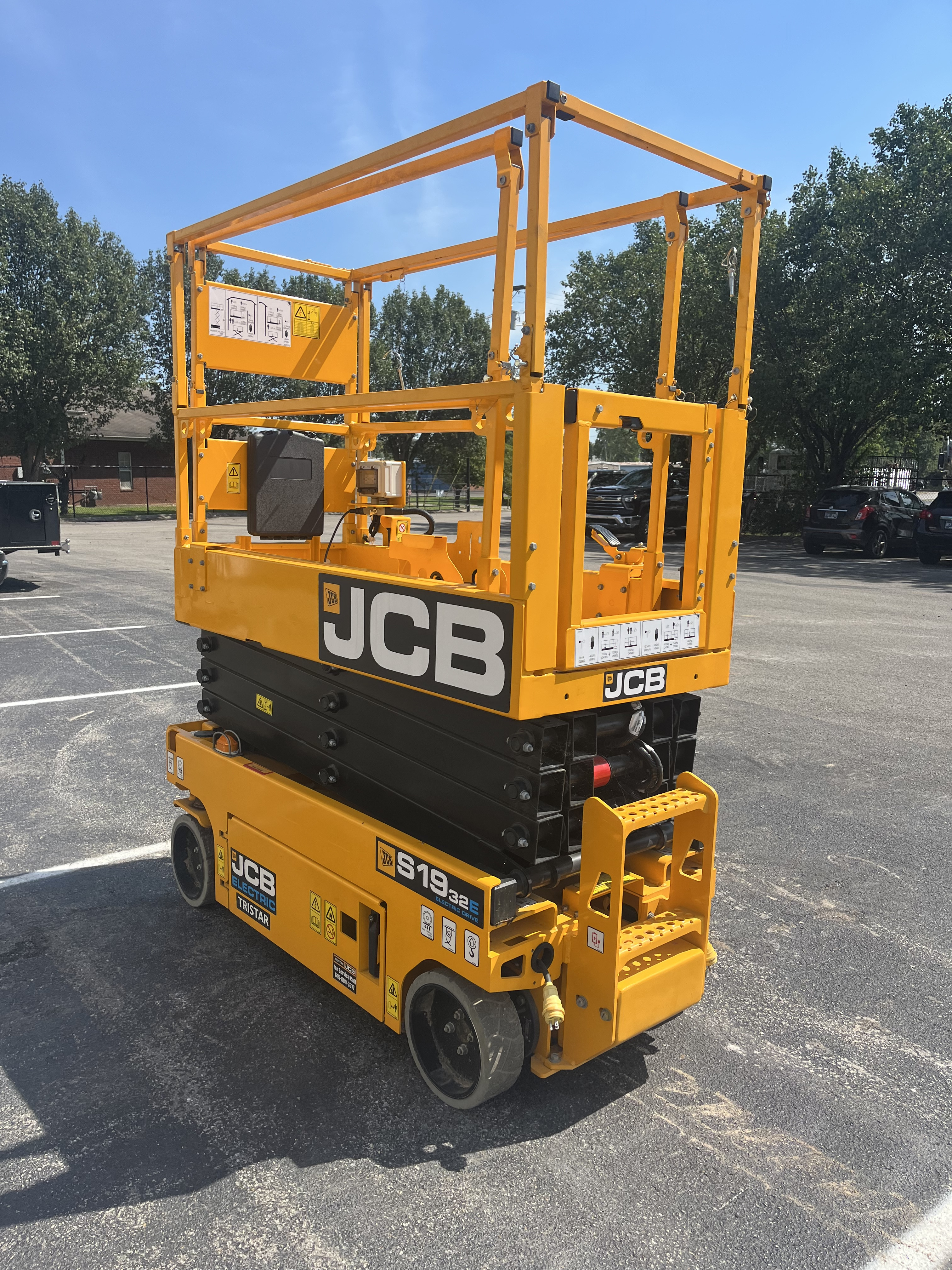 2025 JCB S1932E