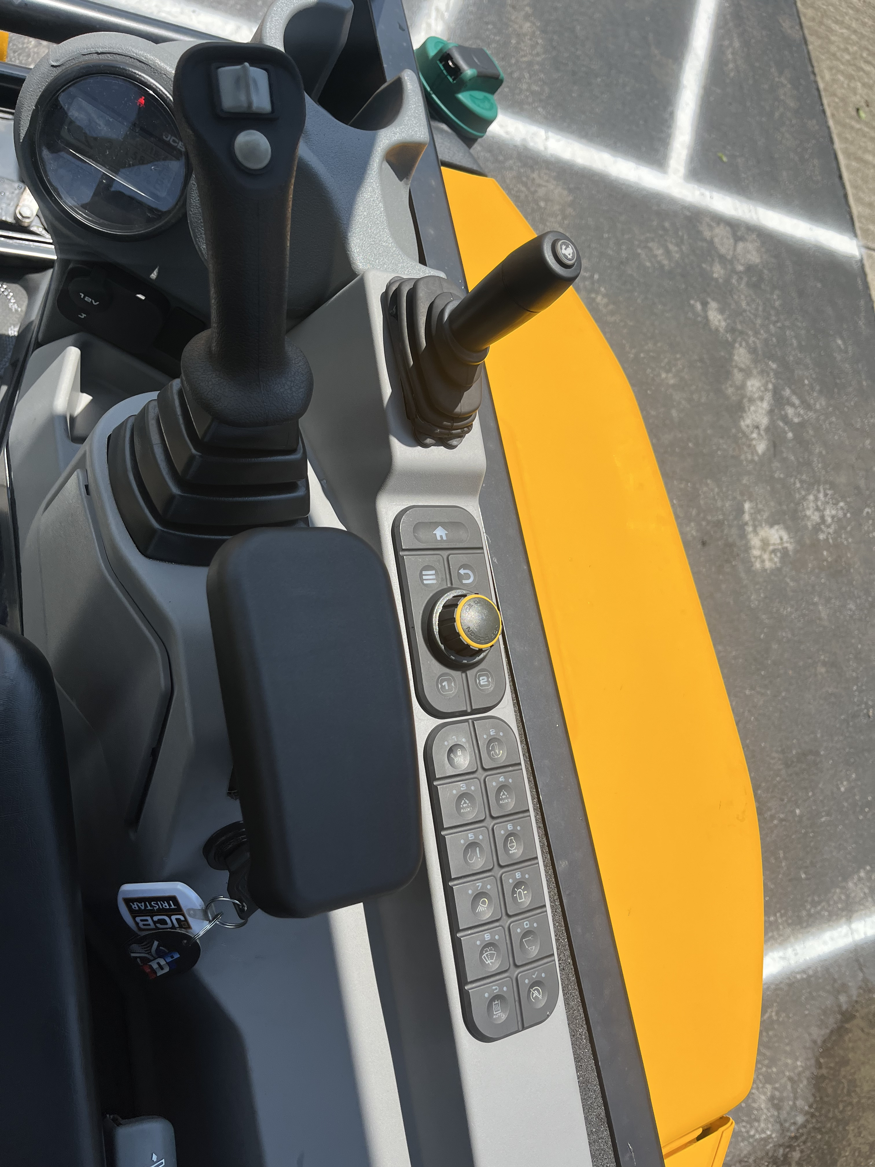 2026 JCB 25Z-1