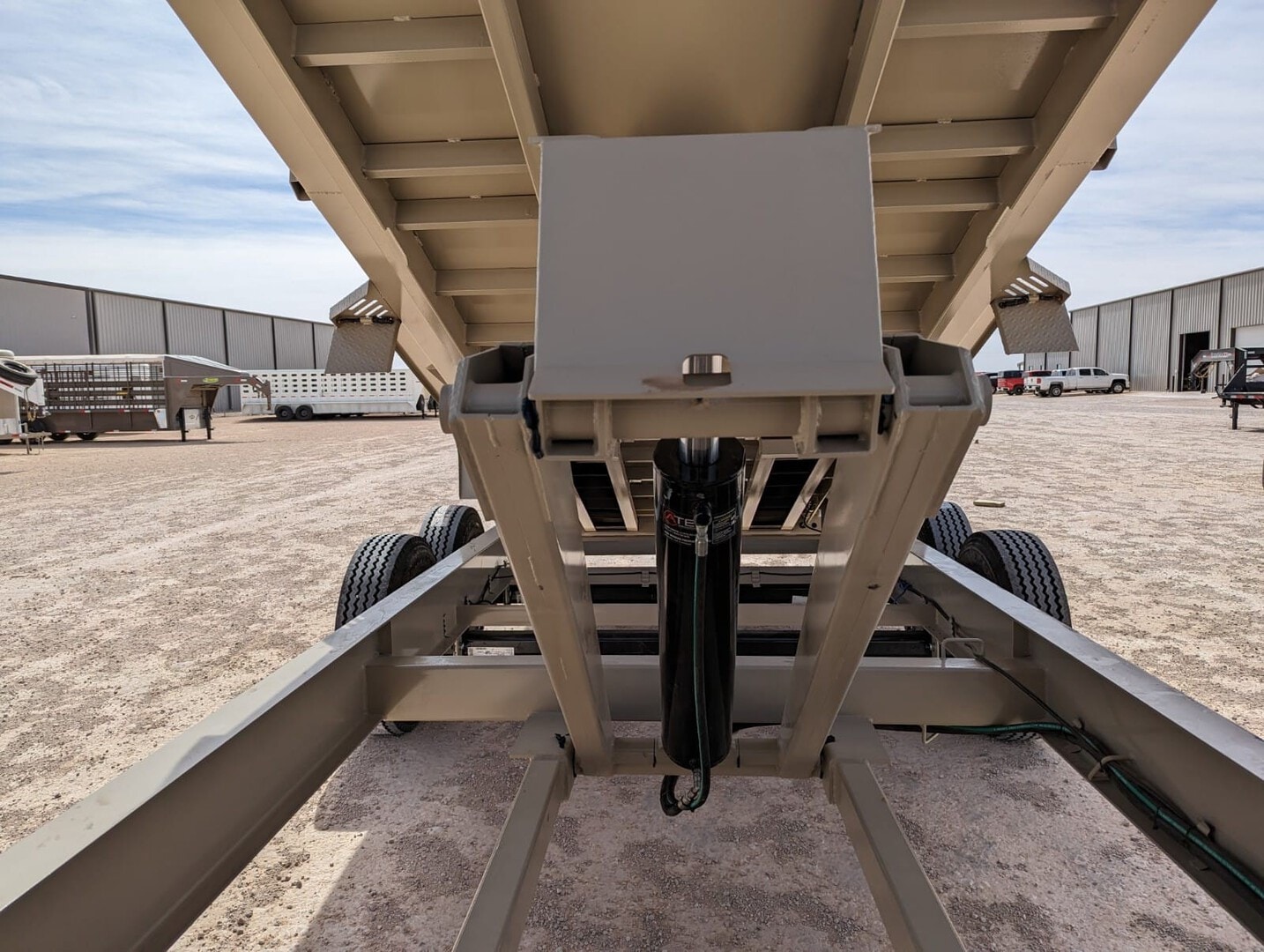 2024 RawMaxx 20X83 GN DUMP 20K For Sale (53136892) from Southern Trailers Seminole [10749] in