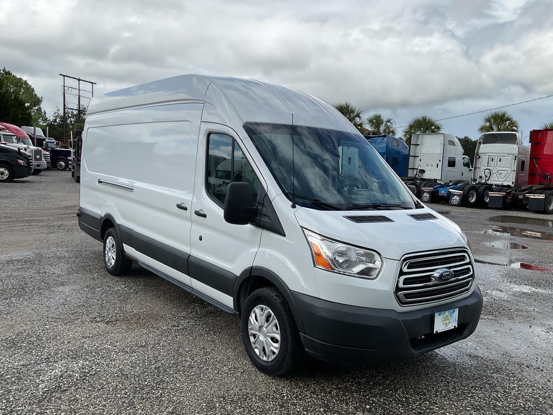 Photo of a 2018 Ford TRANSIT