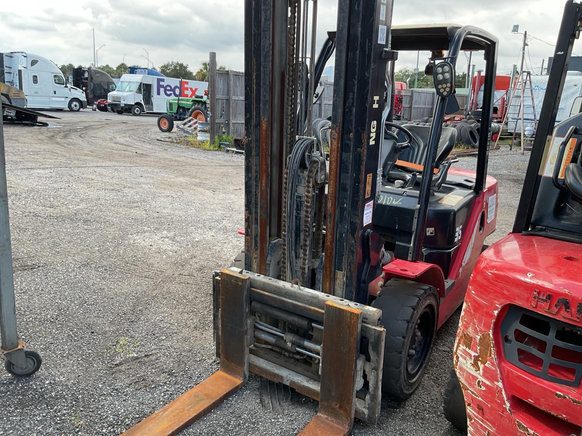 Photo of a 2022 Hangcha CPCD35-XW97F