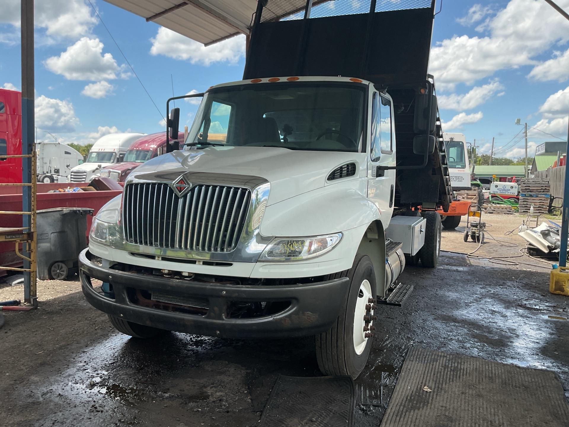 Photo of a 2018 International 4300