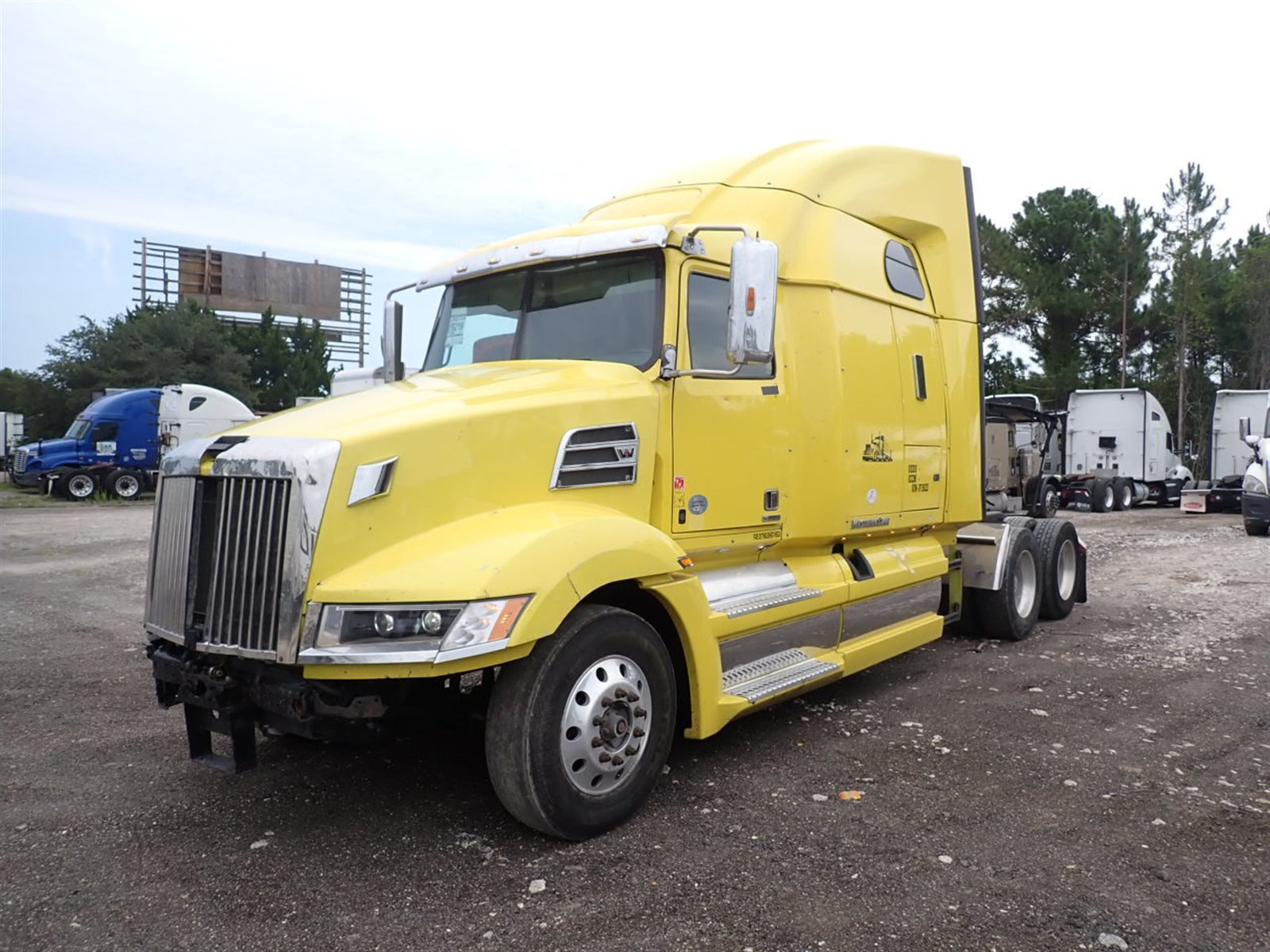 Photo of a 2017 Western Star 5700XE