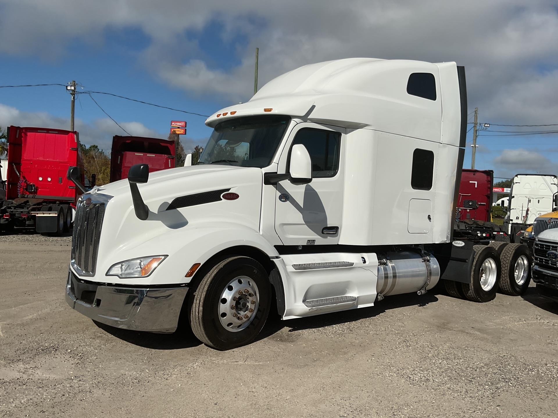 Photo of a 2023 Peterbilt 579