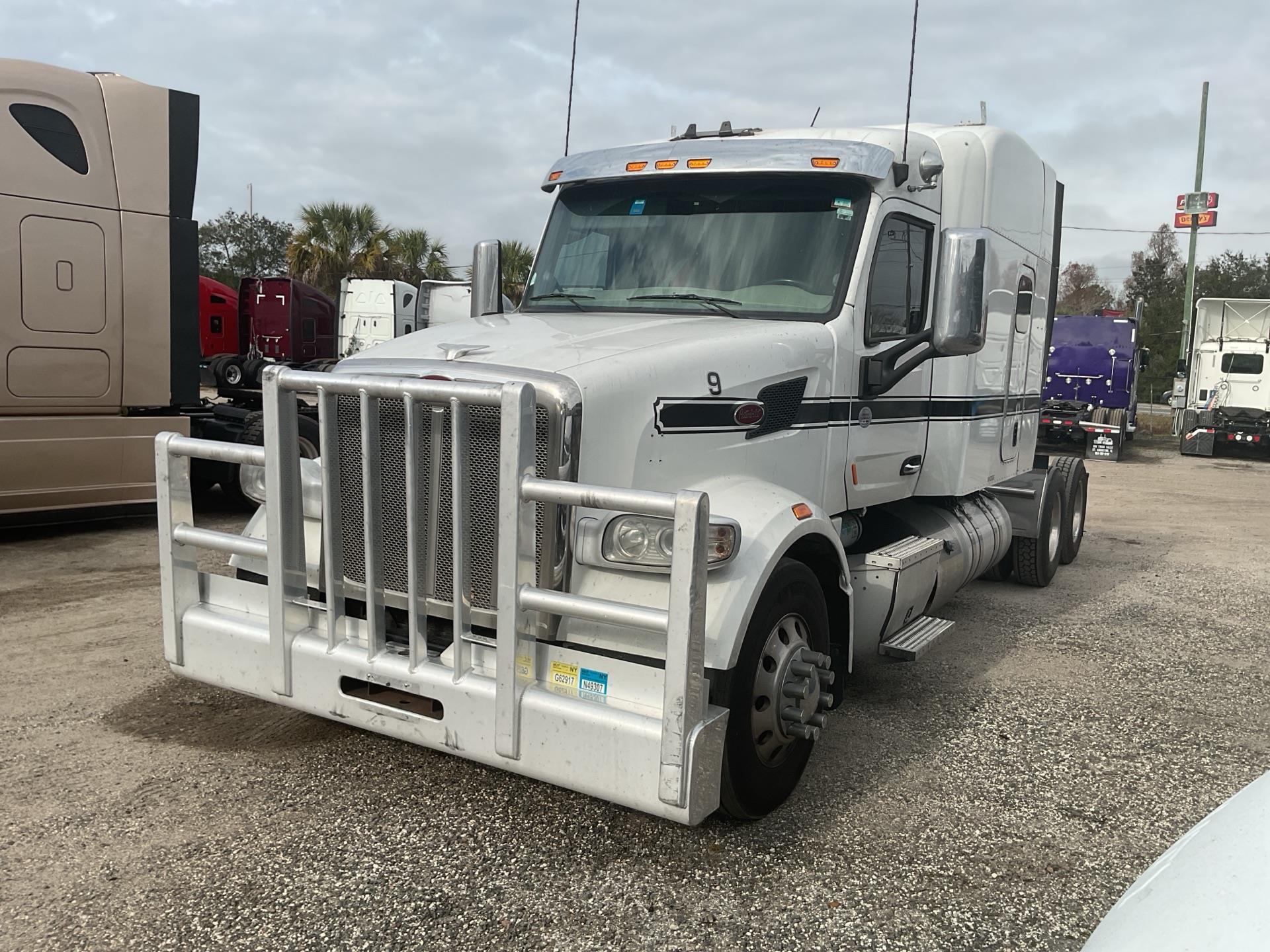 Photo of a 2019 Peterbilt 567