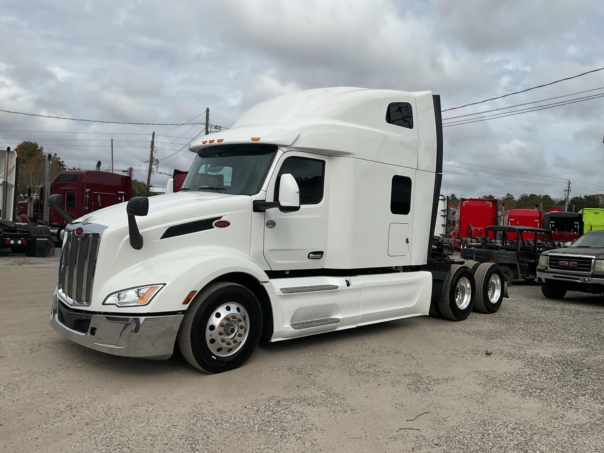 Photo of a 2023 Peterbilt 579
