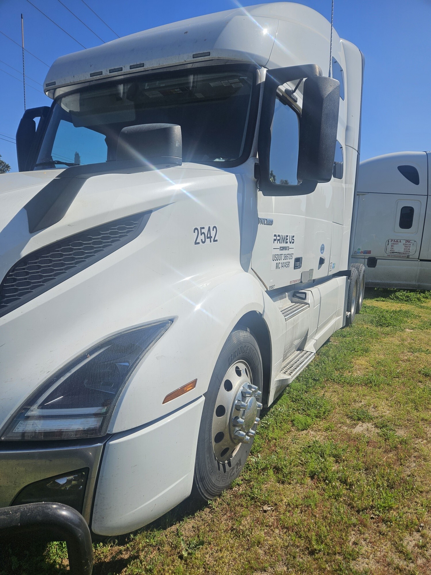 Photo of a 2021 Volvo VNL64T760
