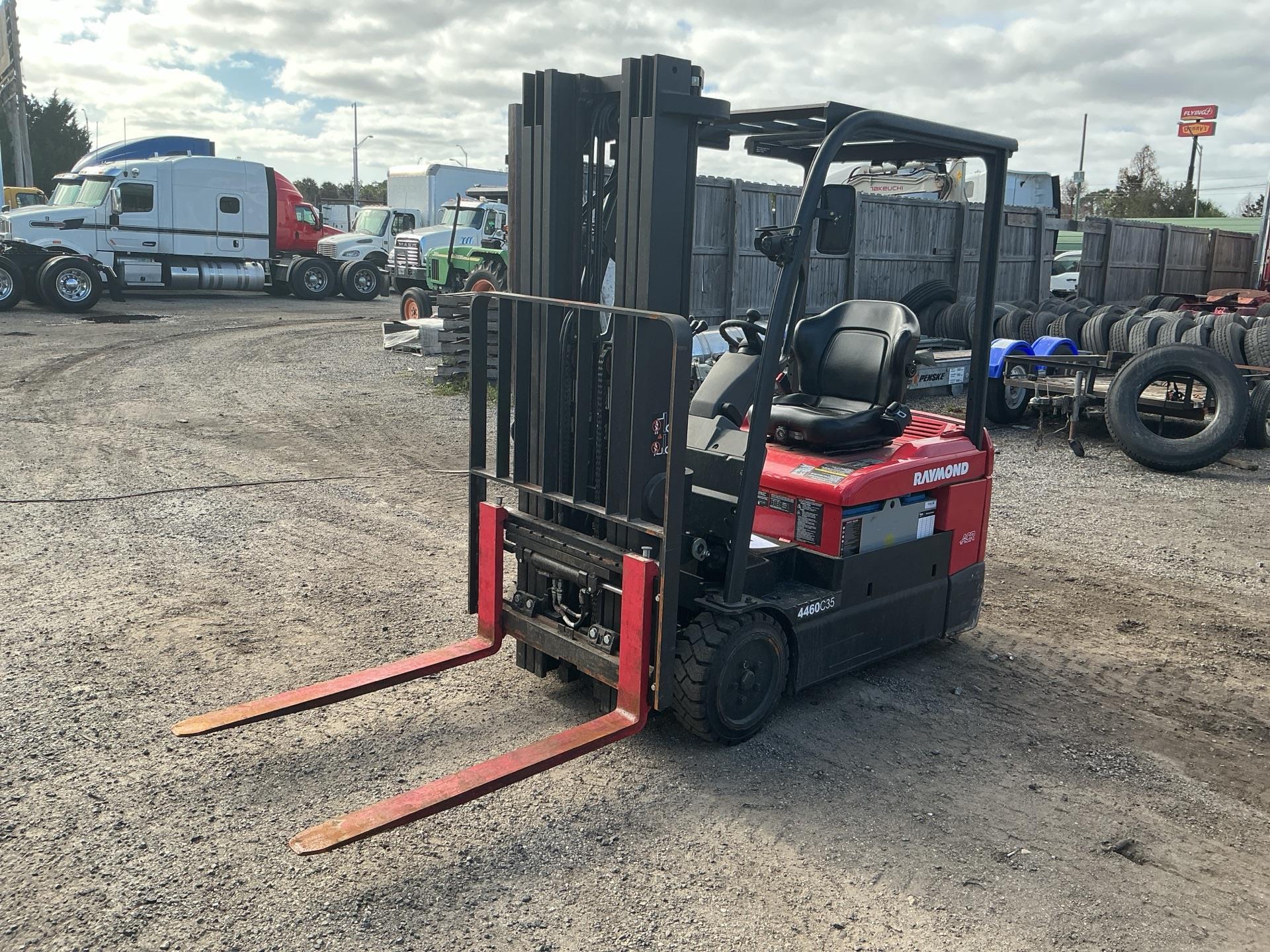 Photo of a 2024 Raymond 4460C35TT