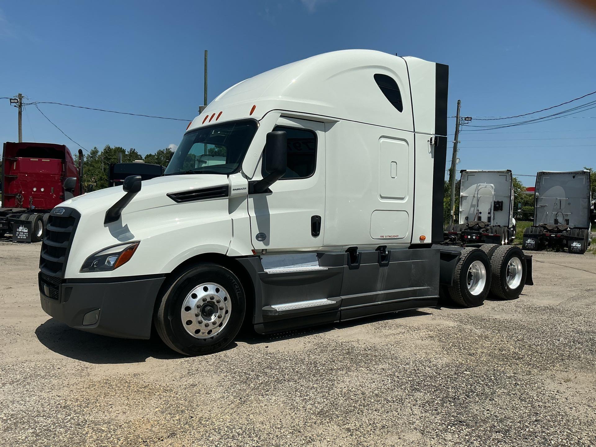 Photo of a 2022 Freightliner CASCADIA 126