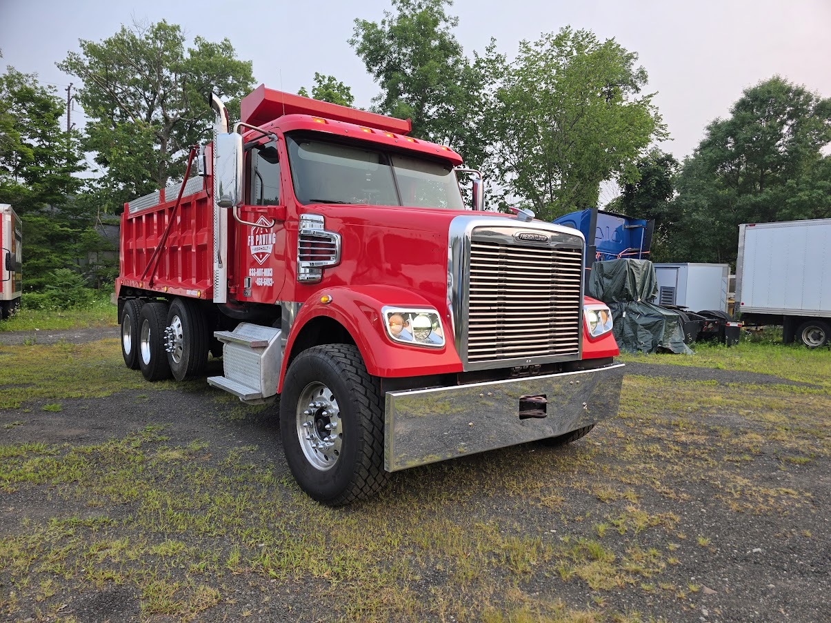 Photo of a 2016 Freightliner Coronado