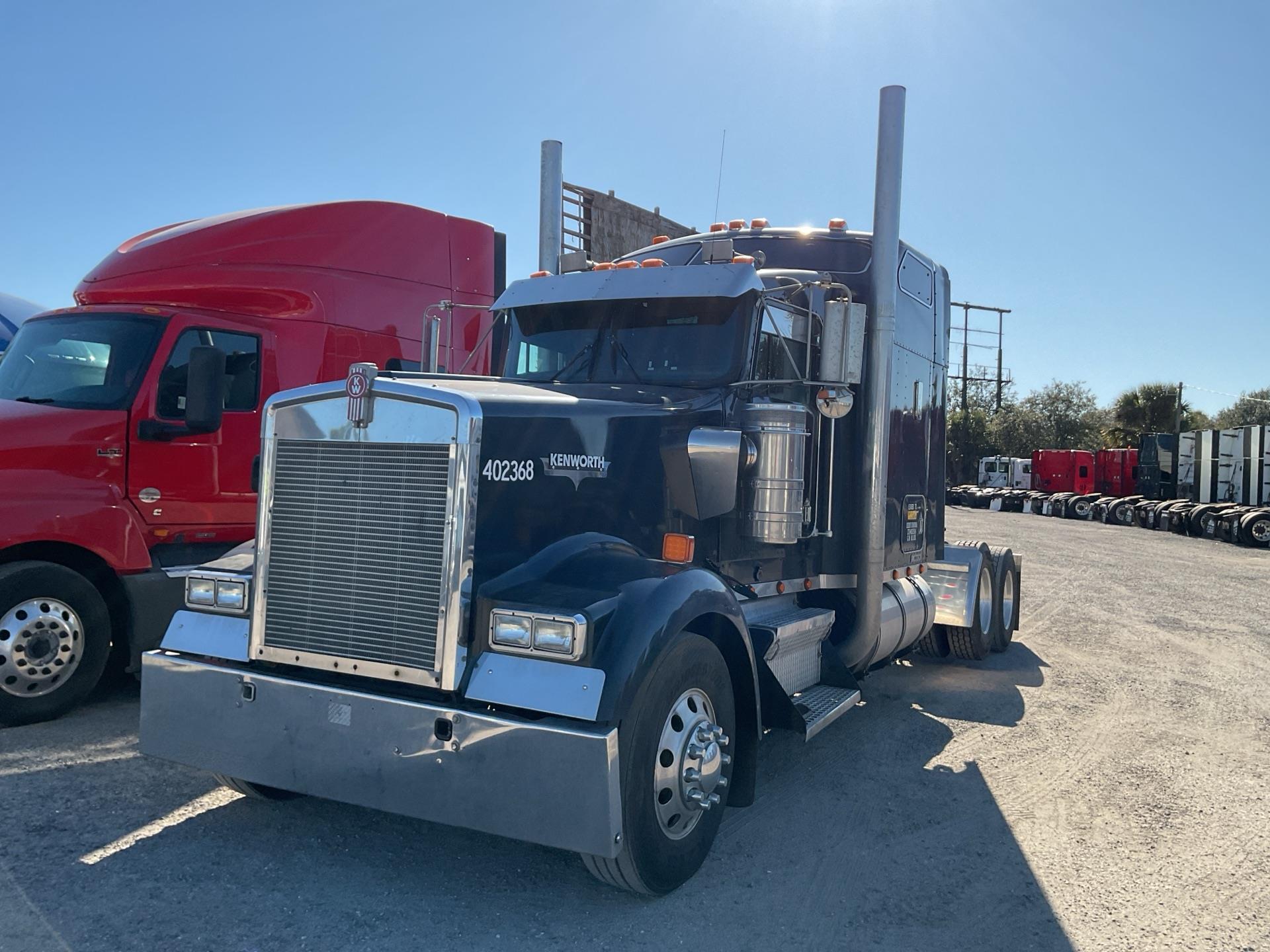 2005 Kenworth W900B