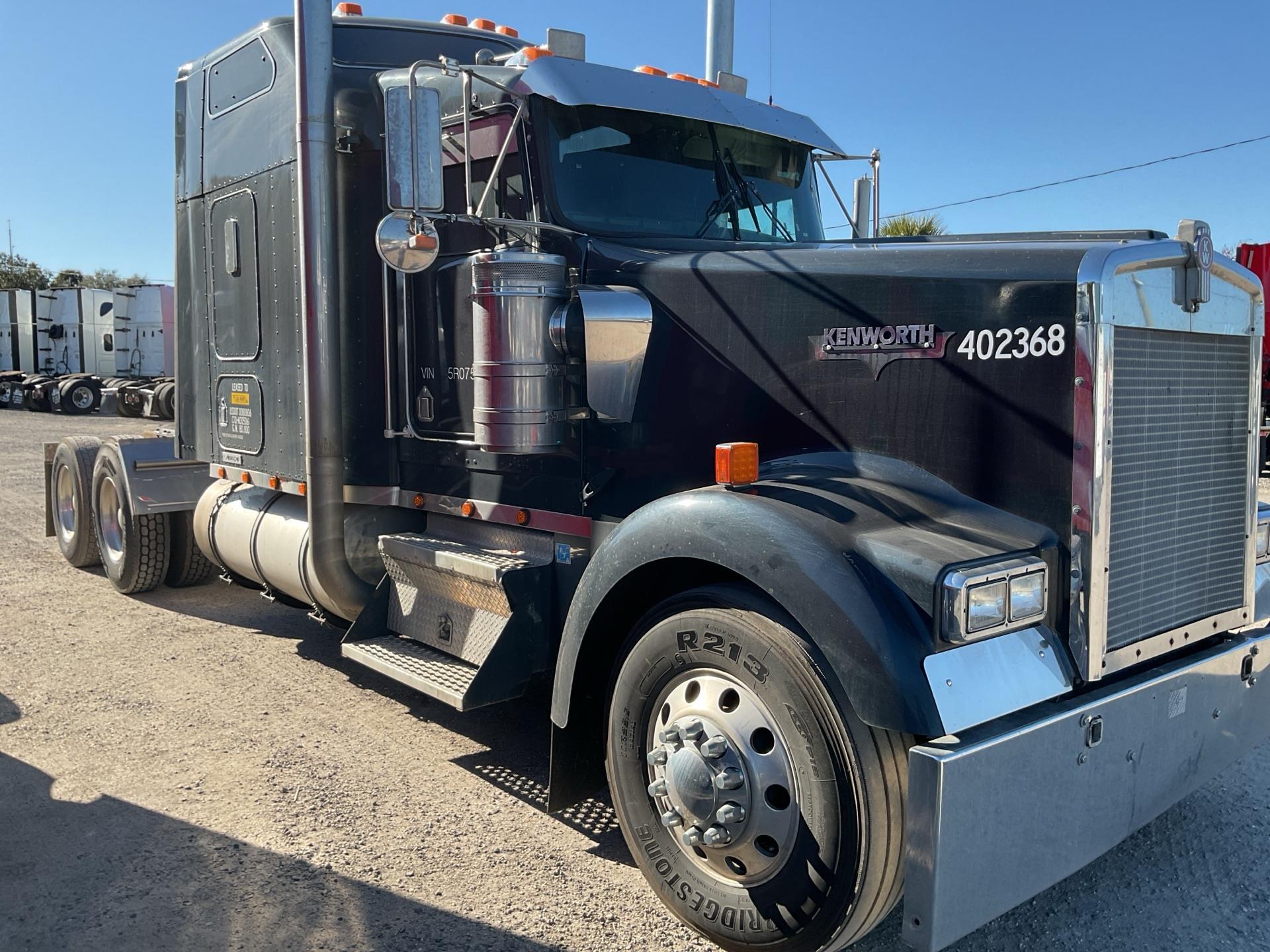 2005 Kenworth W900B