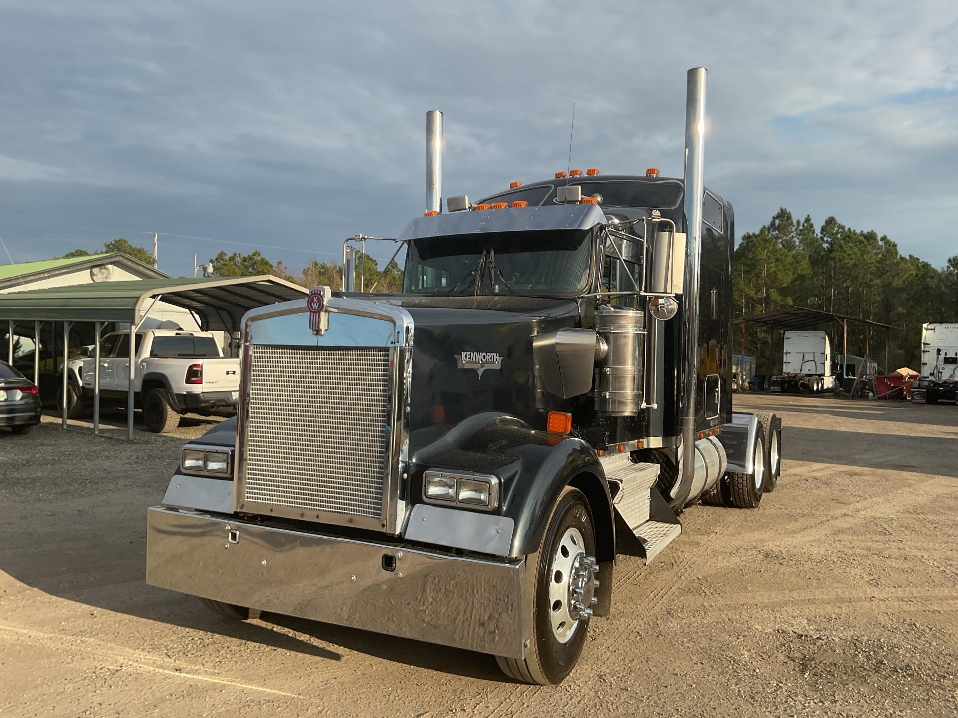 2005 Kenworth W900B