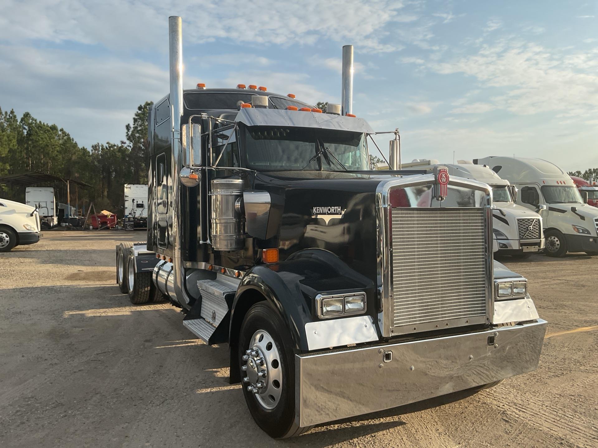 2005 Kenworth W900B