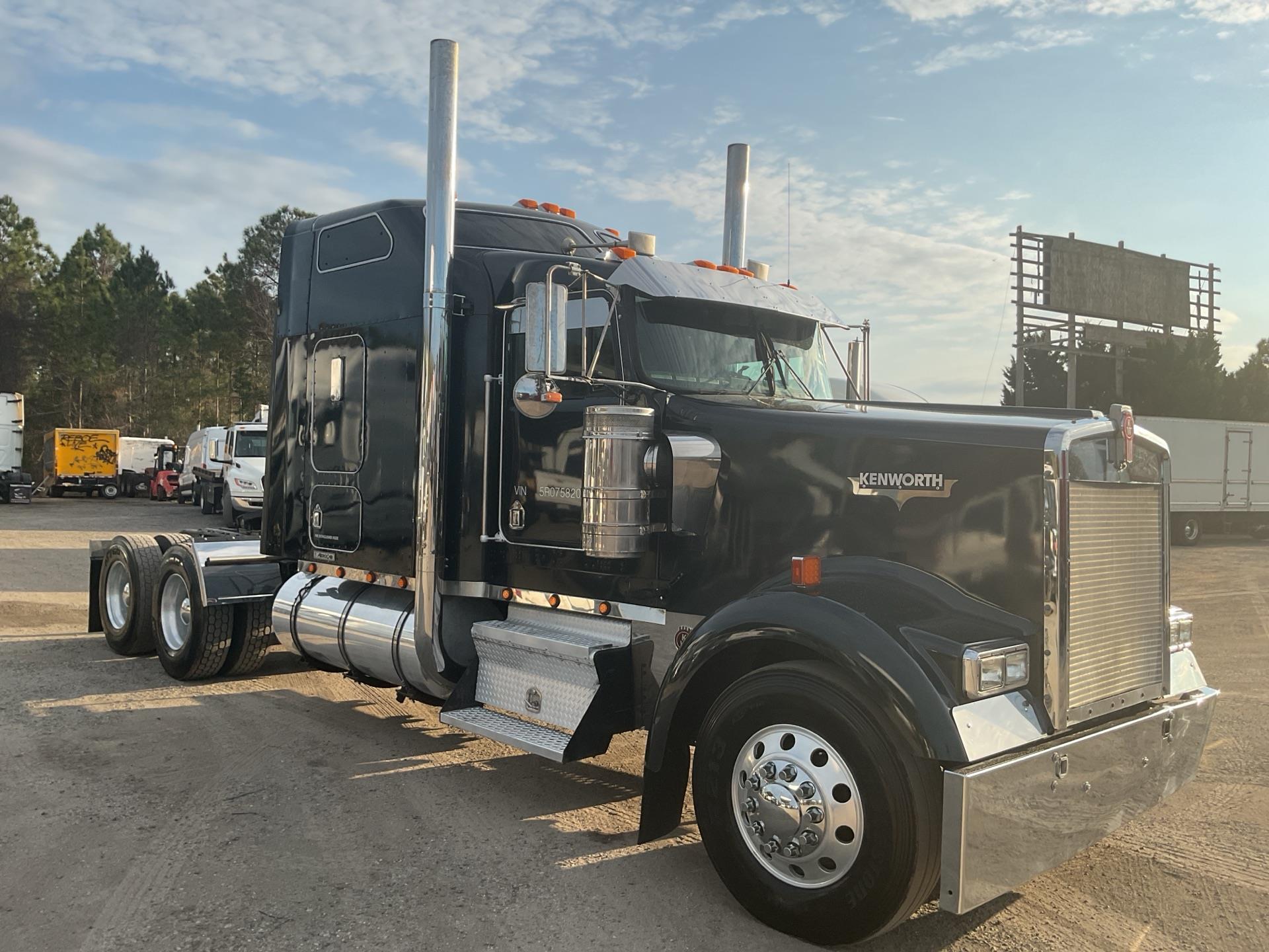 2005 Kenworth W900B