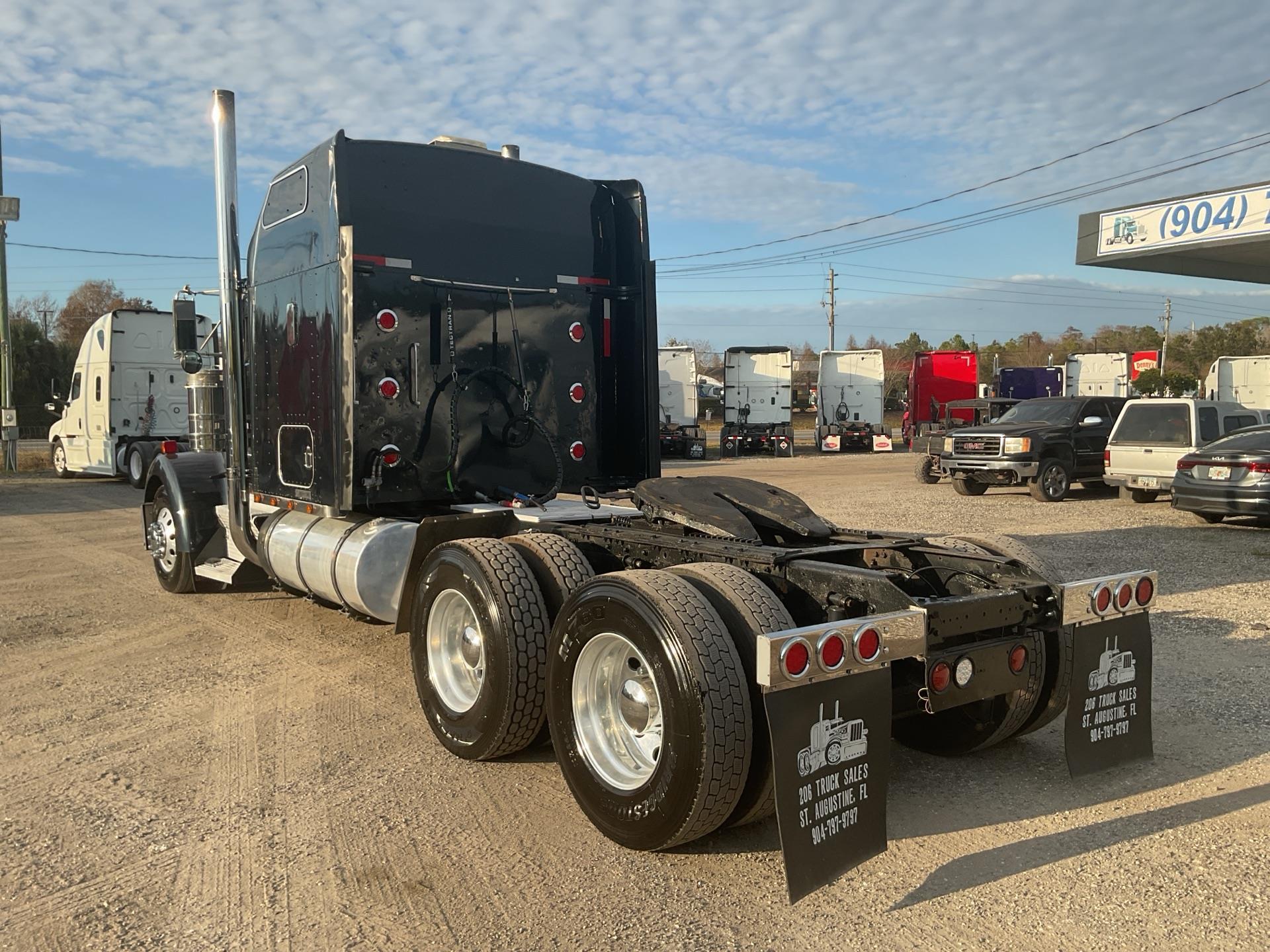 2005 Kenworth W900B