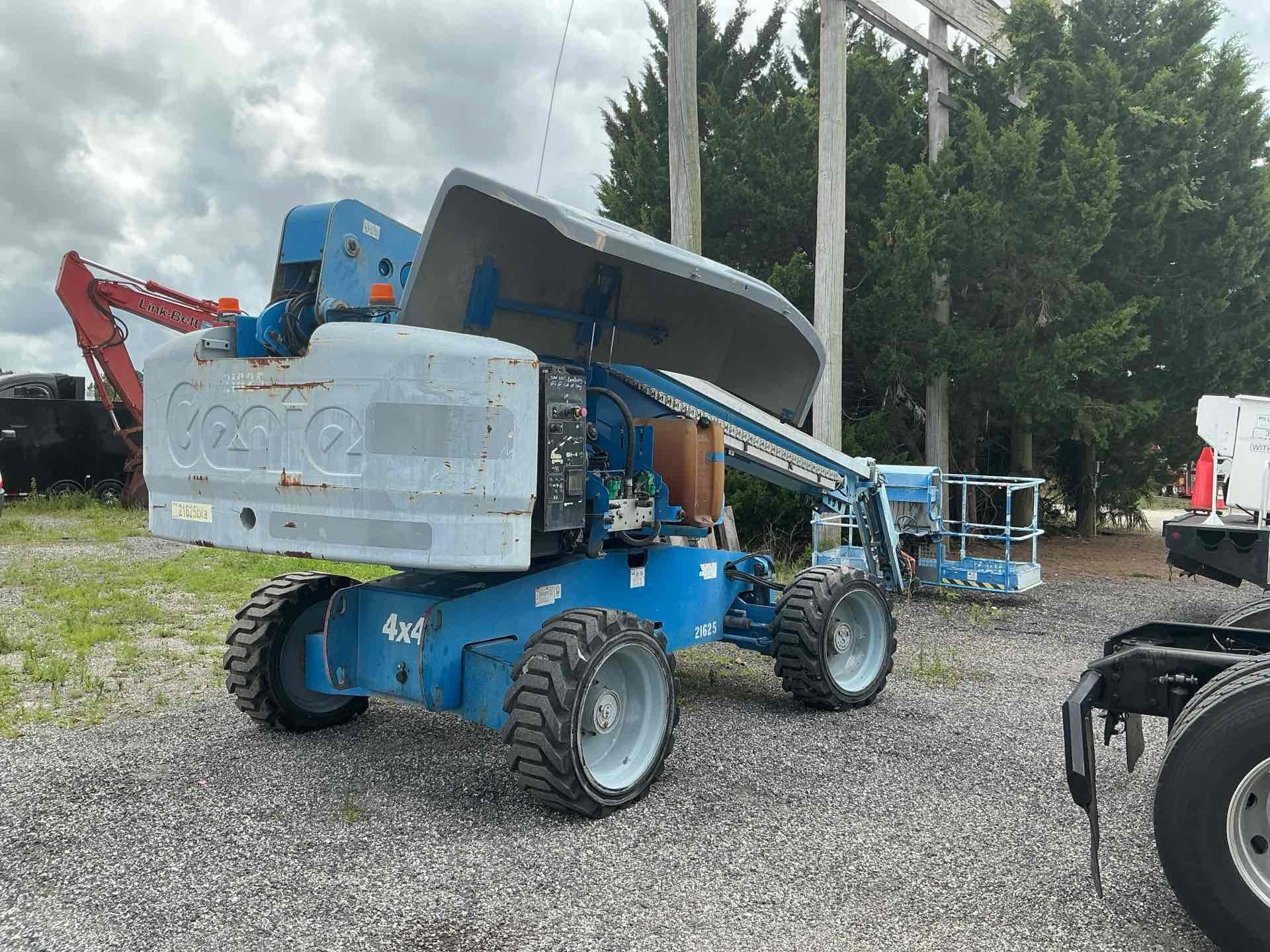 Photo of a 2015 Genie S-65