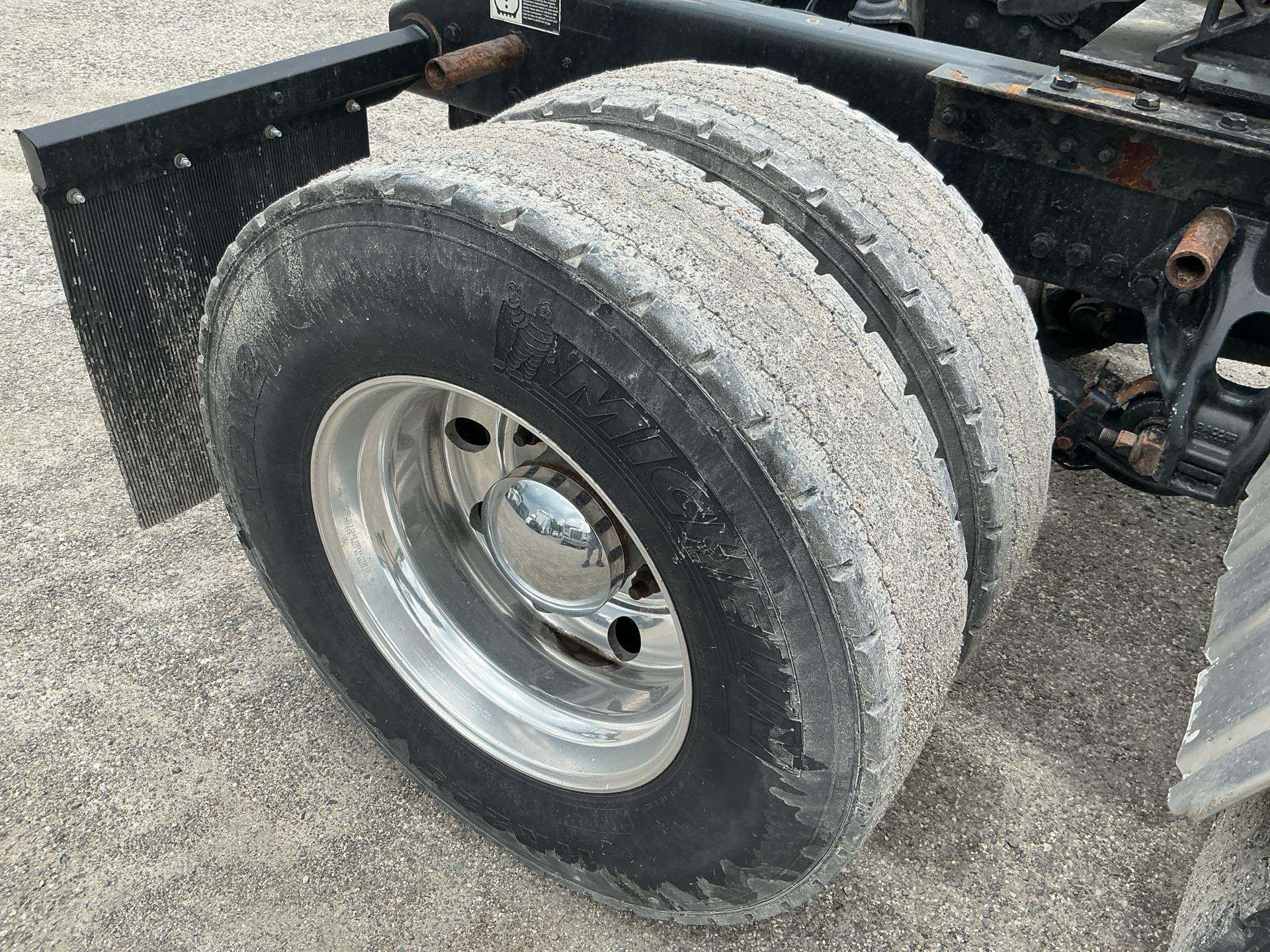2021 Kenworth W900