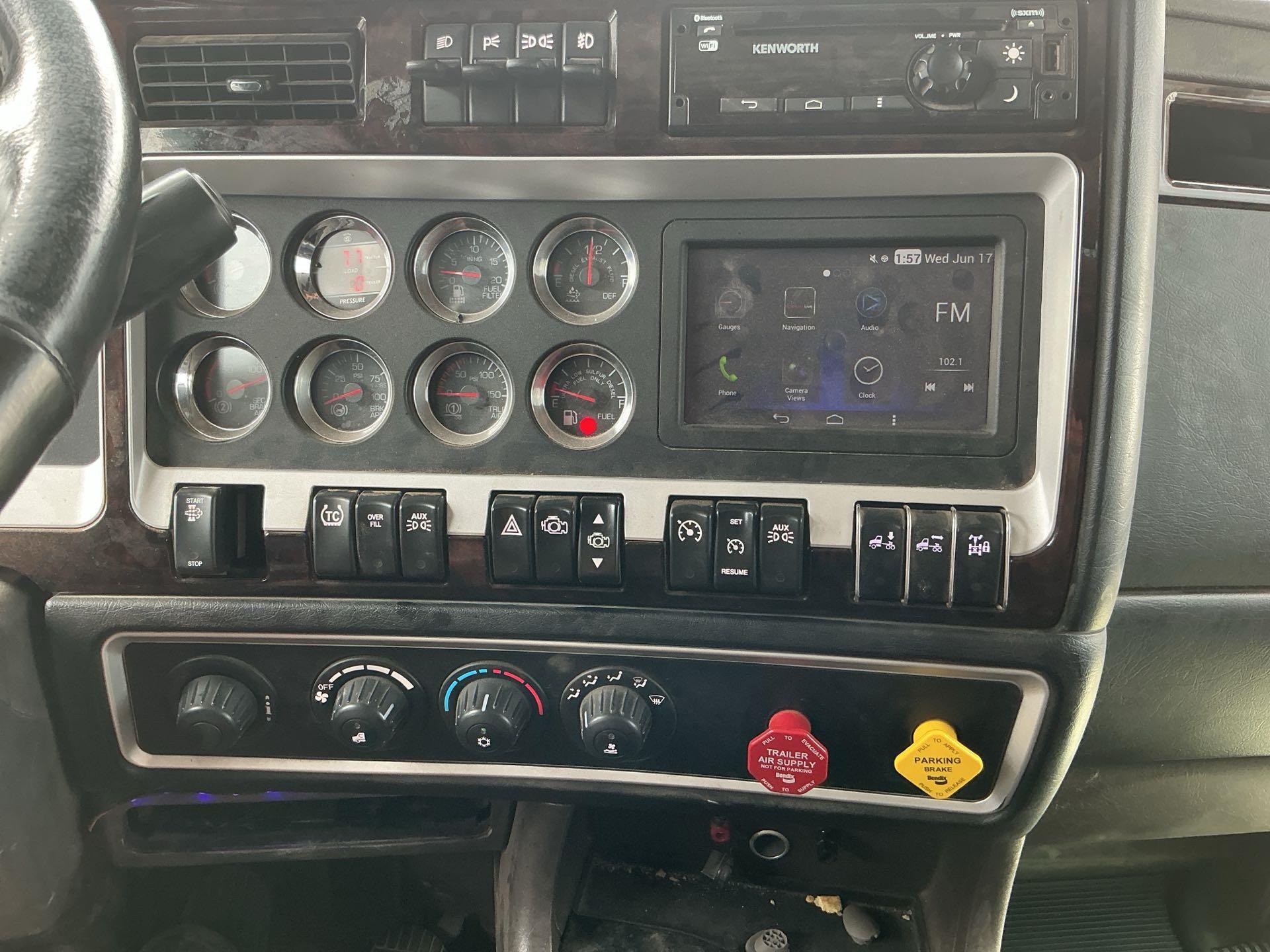 2021 Kenworth W900