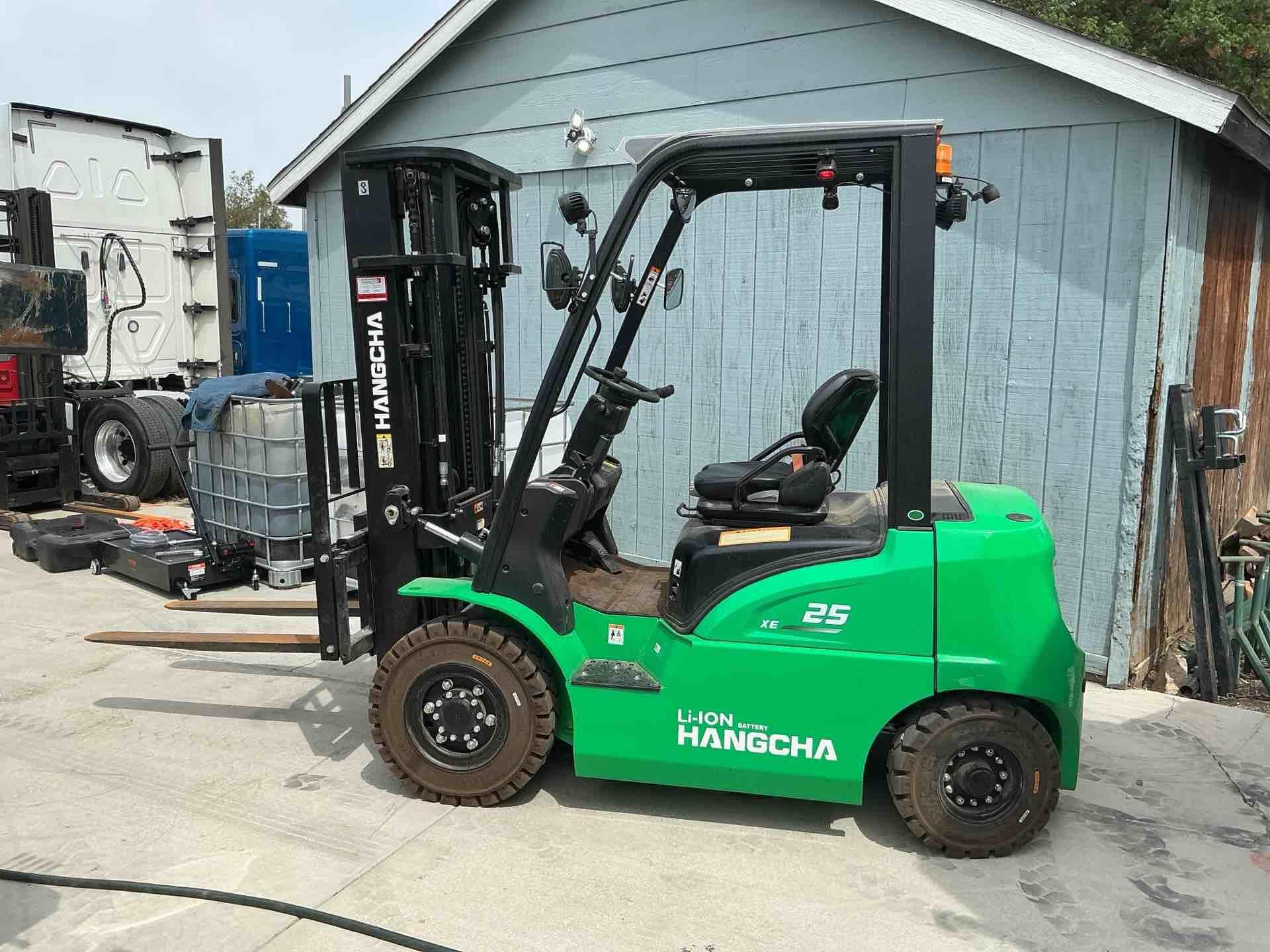 Photo of a 2025 Hangcha CPD25-XEY2HA