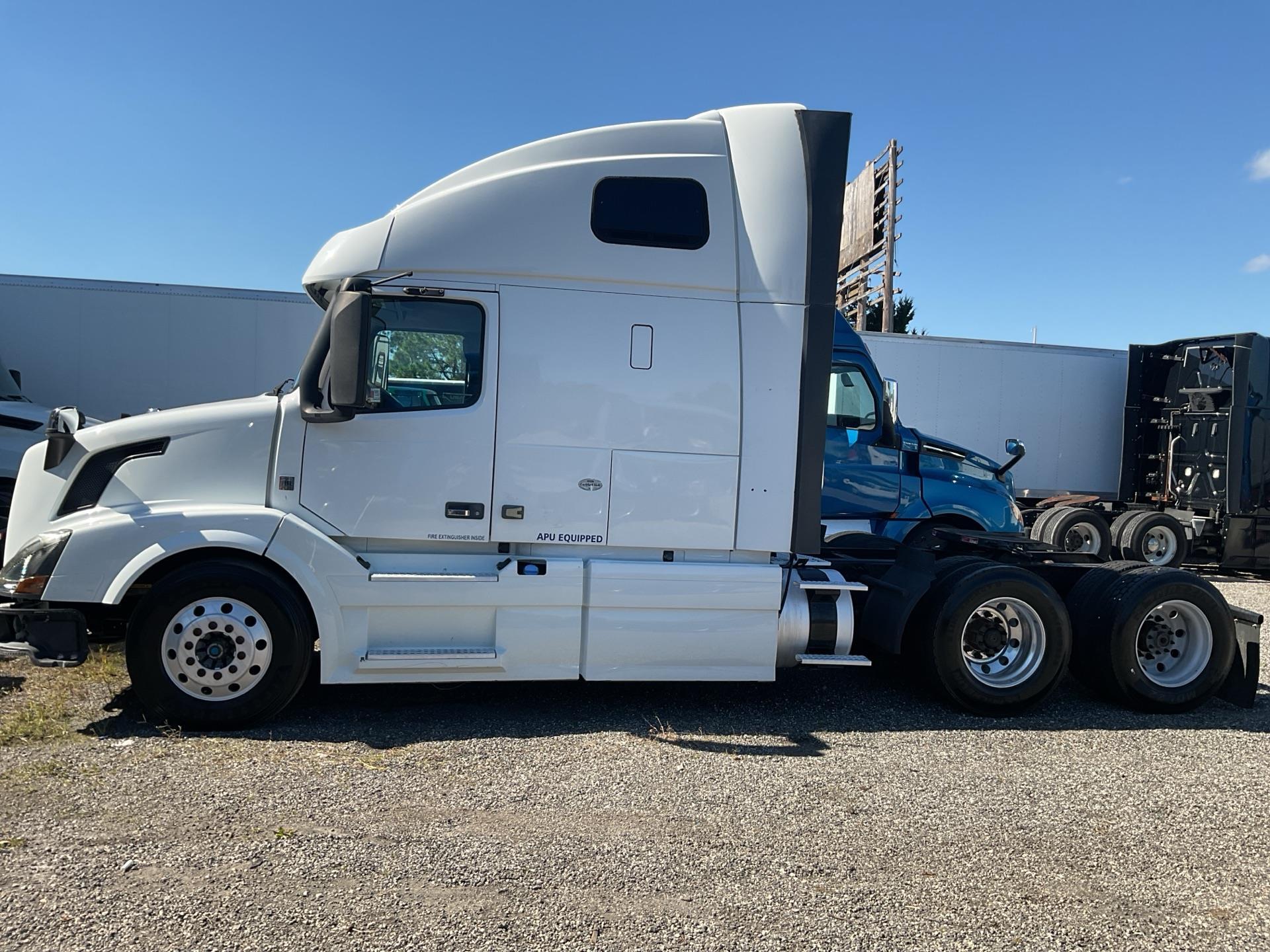 2015 Volvo VNL670