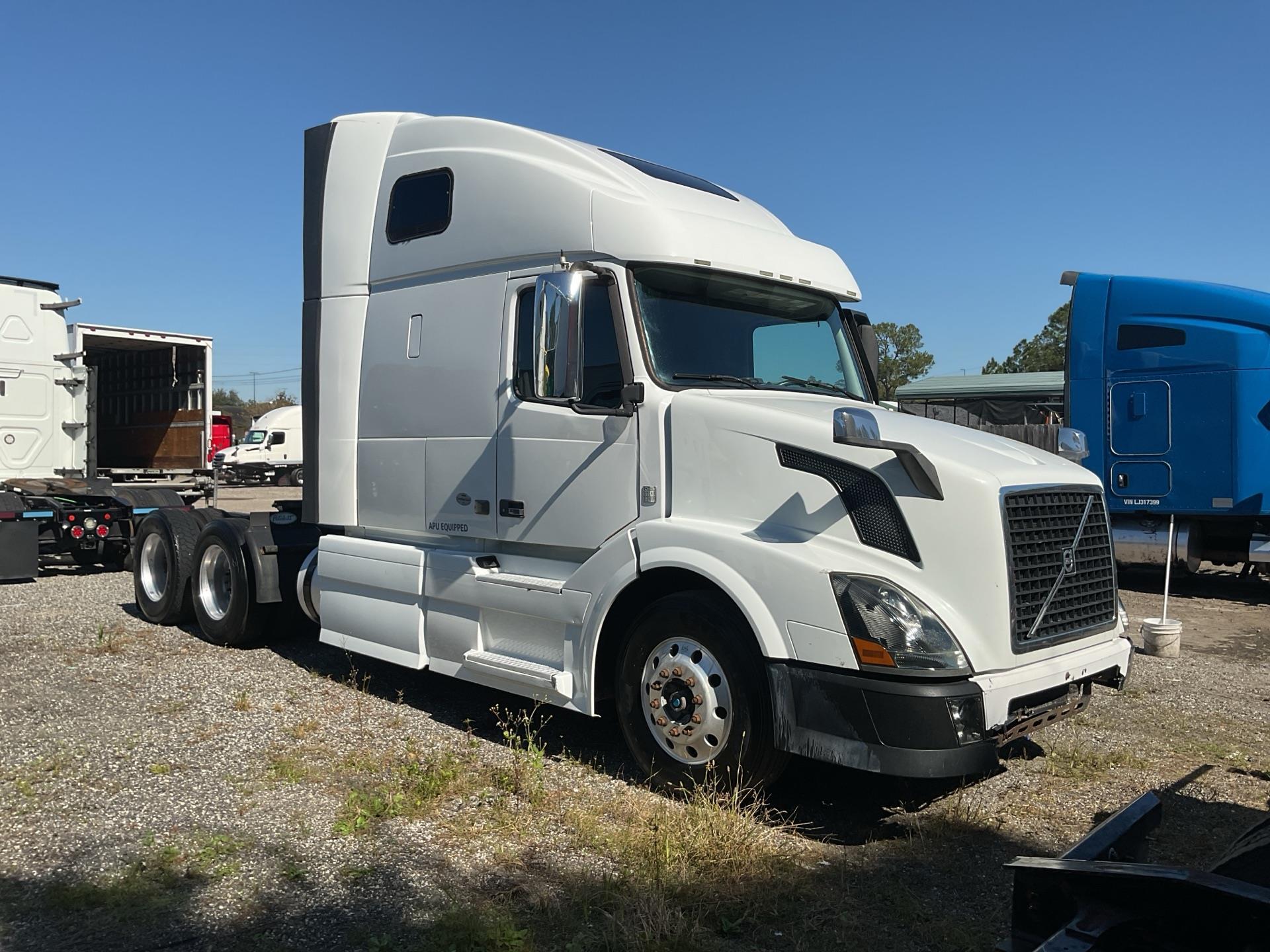 2015 Volvo VNL670