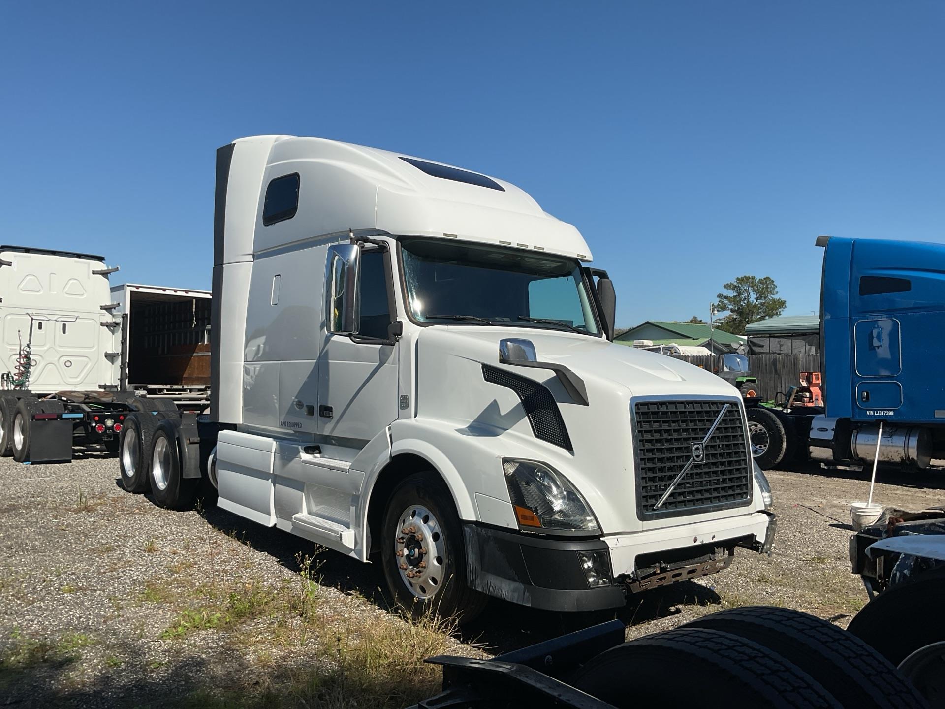 2015 Volvo VNL670