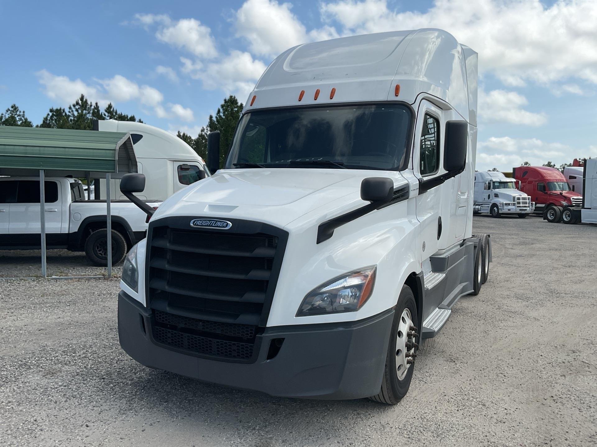 2020 Freightliner Cascadia 126