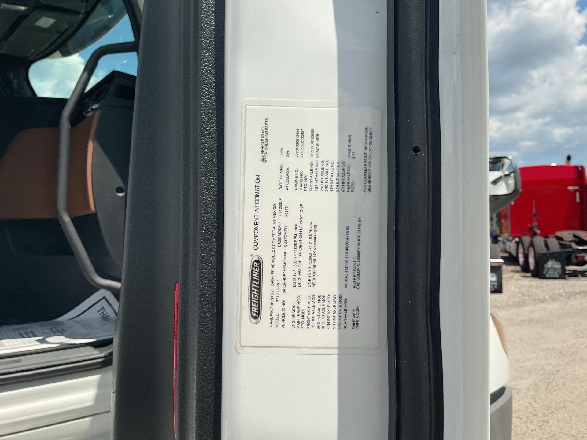 2021 Freightliner Cascadia 126