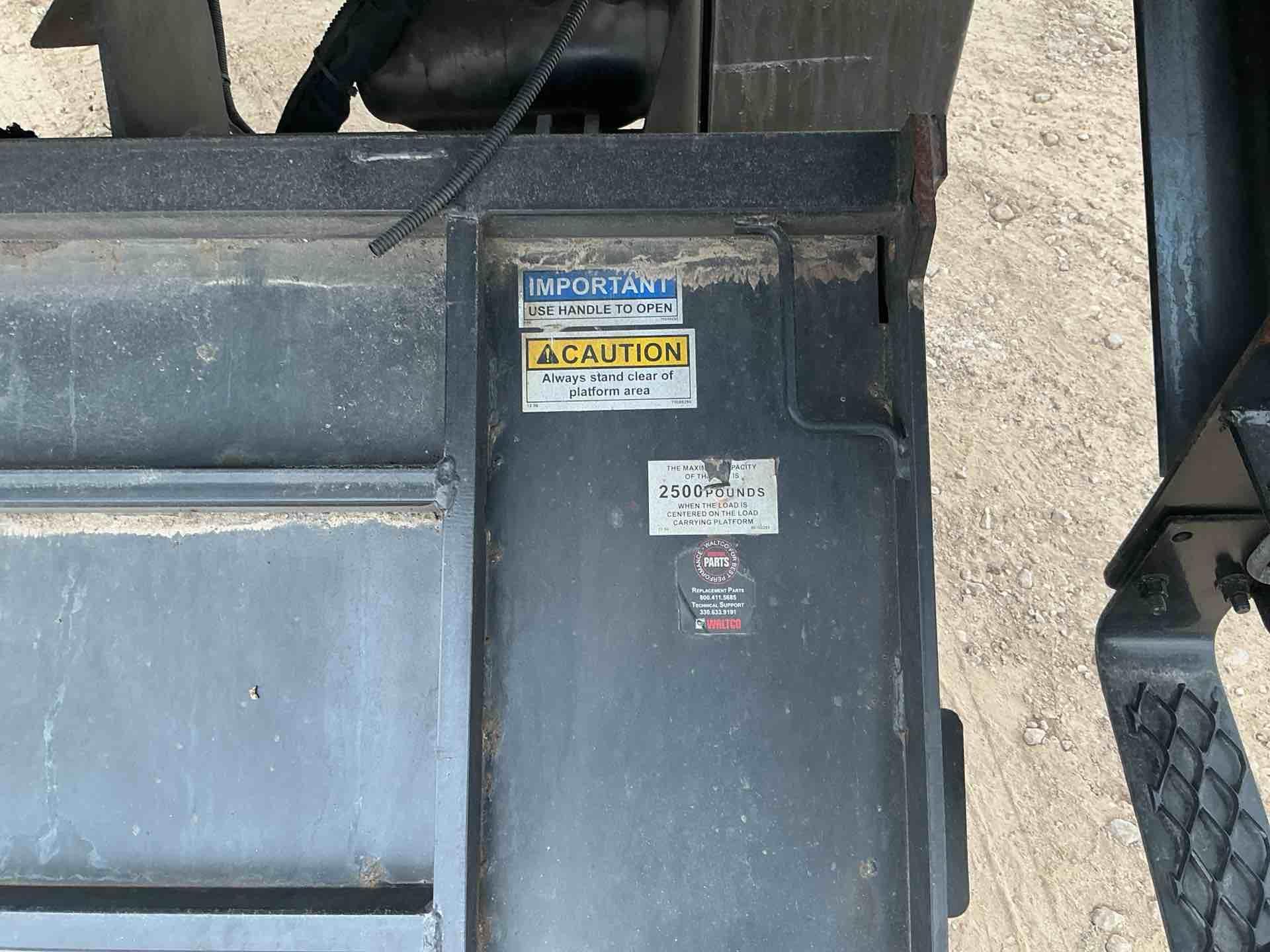 2019 Freightliner BUSINESS CLASS M2 106