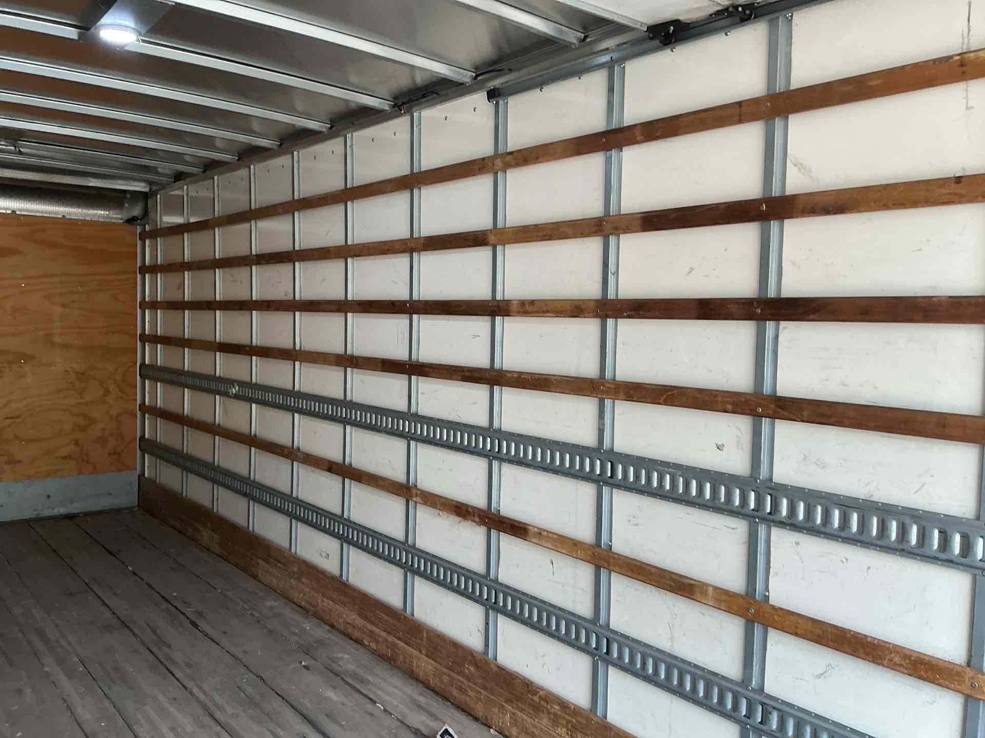2019 Freightliner BUSINESS CLASS M2 106
