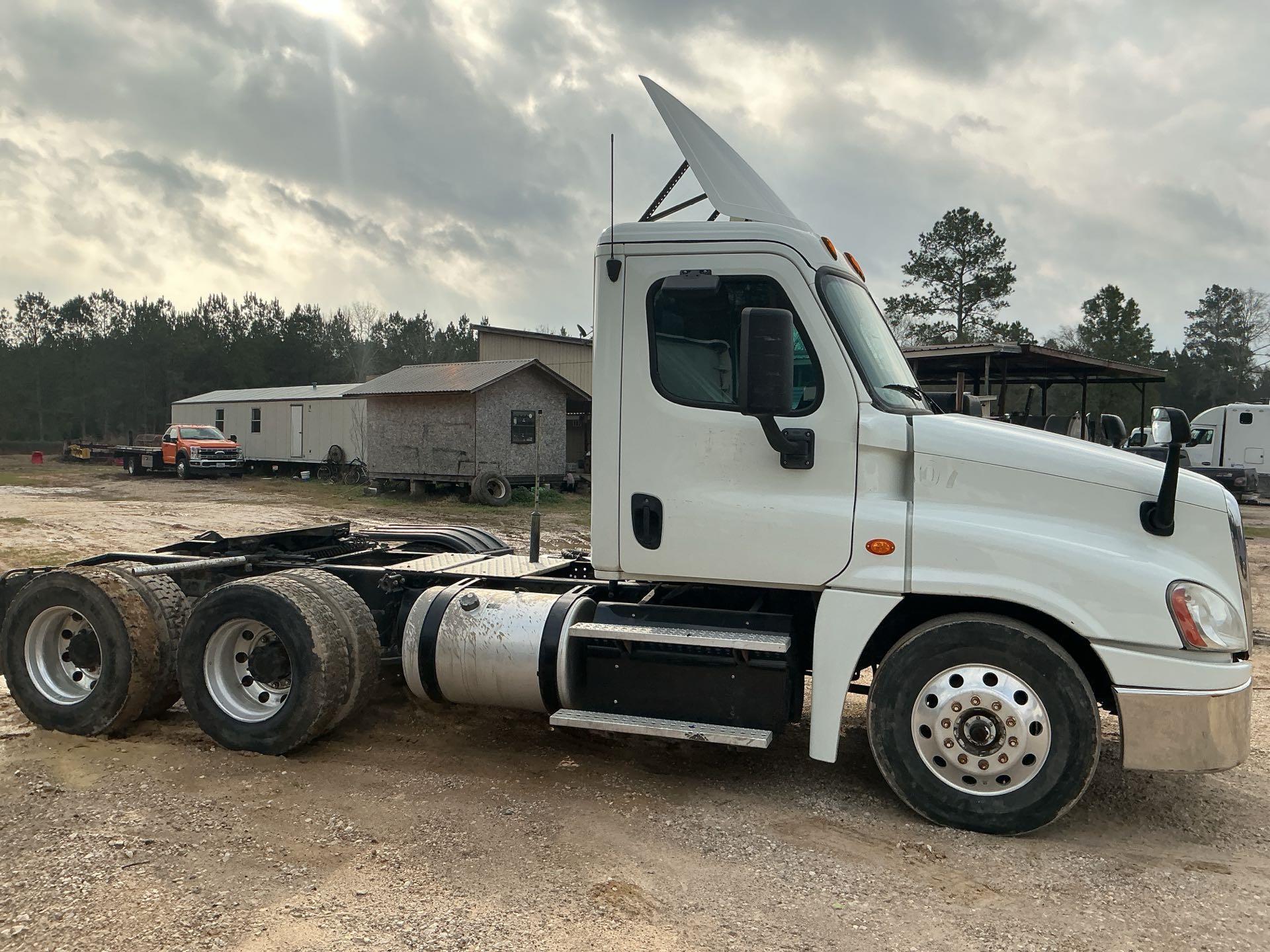 2017 Freightliner Cascadia 125